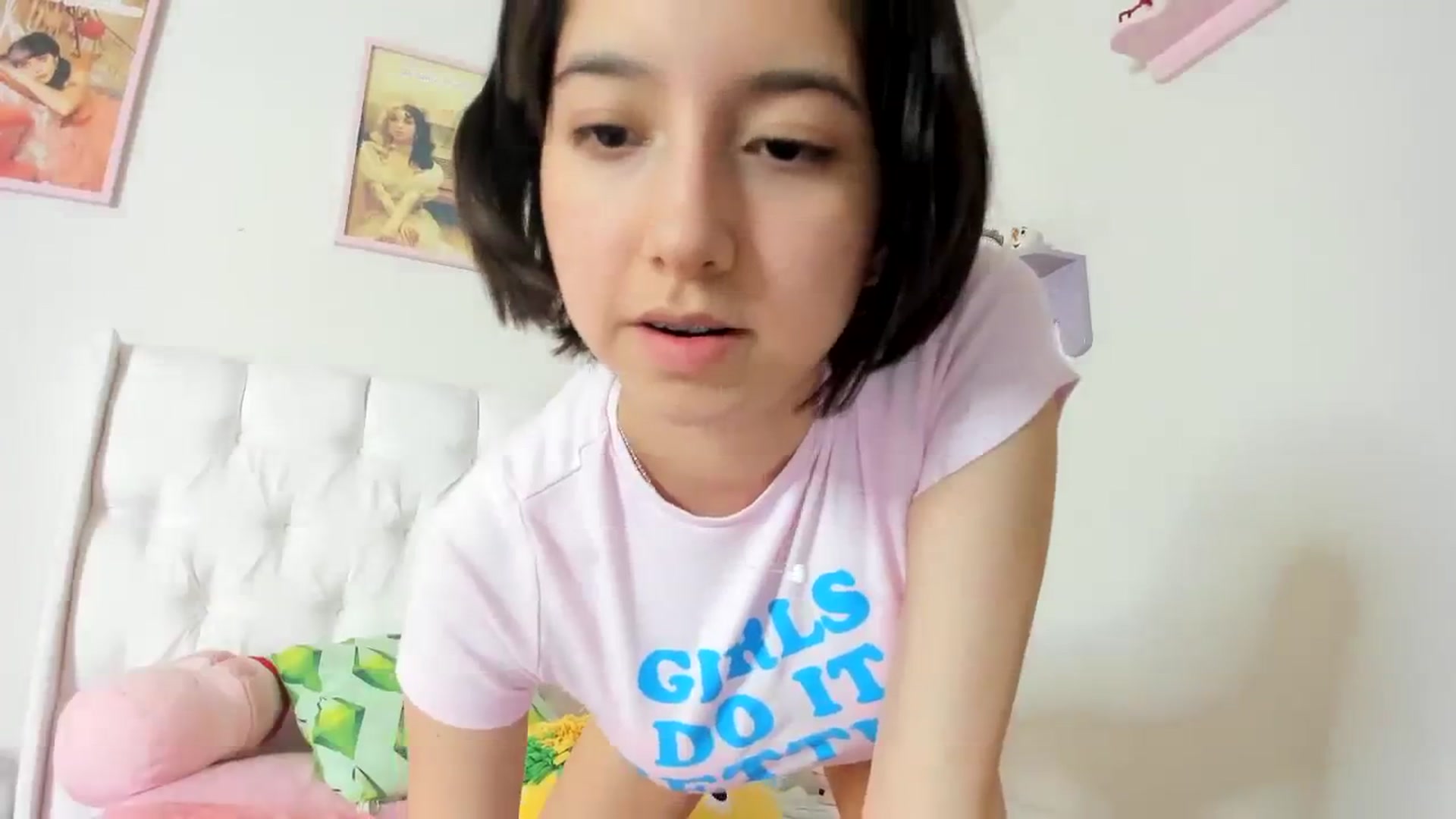 Gallery image thumbnail from Cherrycute666's myfreecams stream on, 10/19/2023, 03:11 image 3 of 20