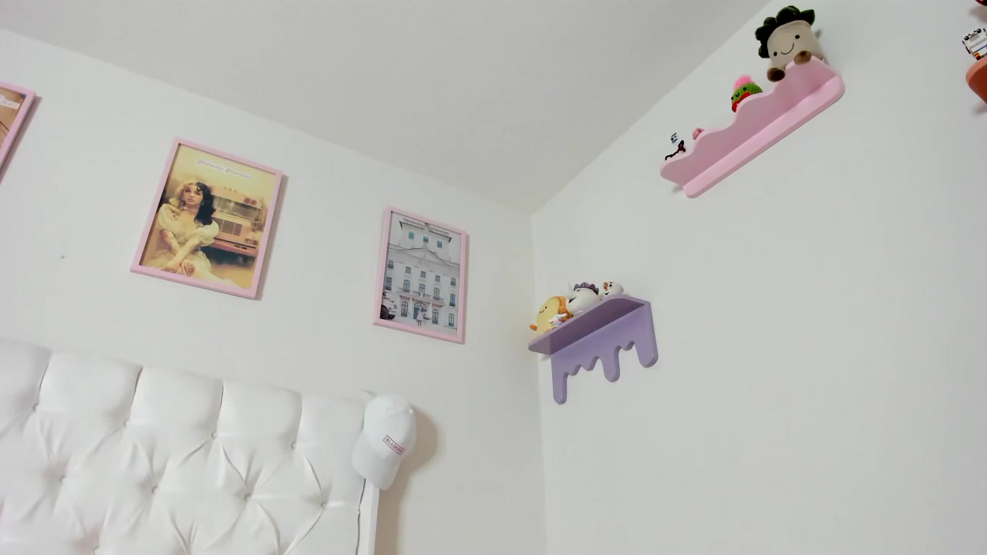 Gallery image thumbnail from Cherrycute666's myfreecams stream on, 10/19/2023, 03:11 image 5 of 20