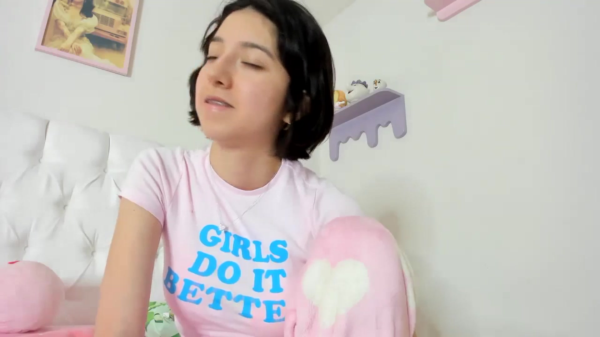 Gallery image thumbnail from Cherrycute666's myfreecams stream on, 10/19/2023, 03:11 image 14 of 20