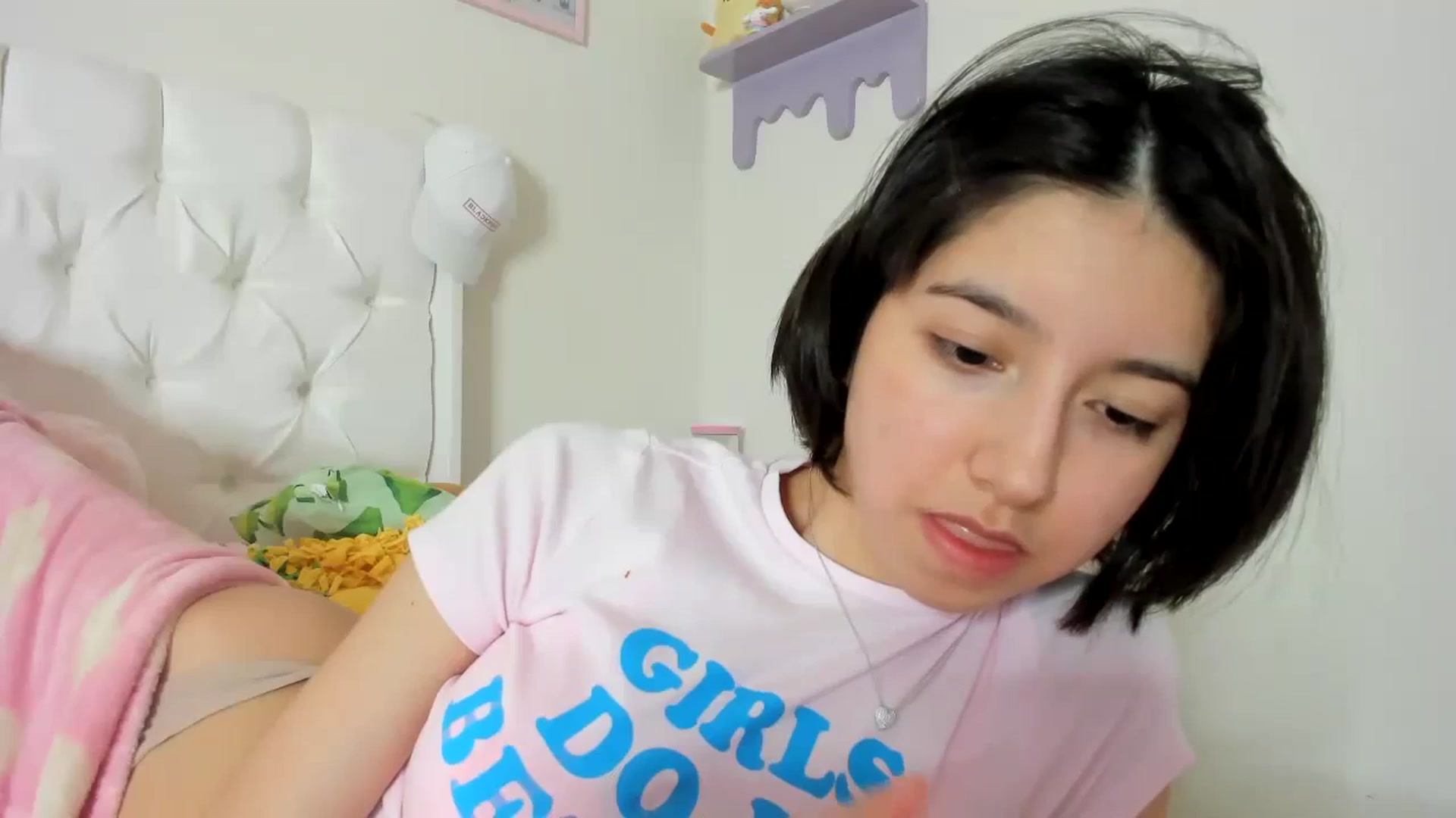 Gallery image thumbnail from Cherrycute666's myfreecams stream on, 10/19/2023, 03:11 image 11 of 20