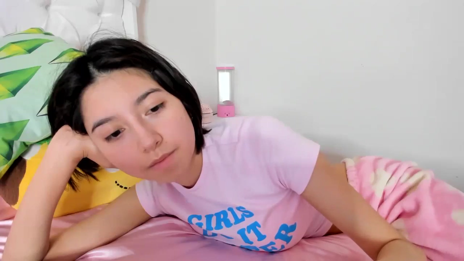 Gallery image thumbnail from Cherrycute666's myfreecams stream on, 10/19/2023, 08:30 image 7 of 20