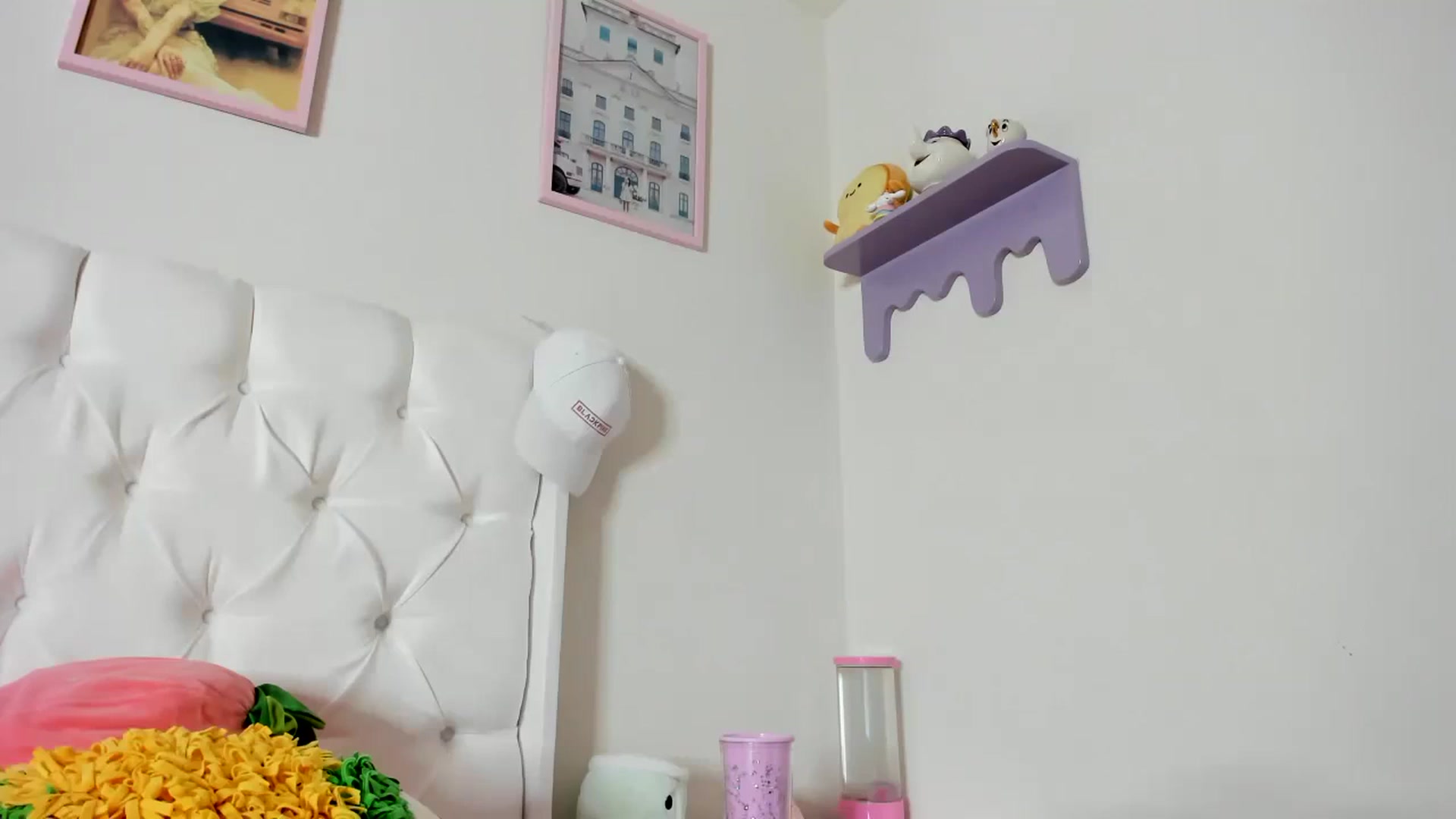 Gallery image thumbnail from Cherrycute666's myfreecams stream on, 10/19/2023, 08:30 image 17 of 20