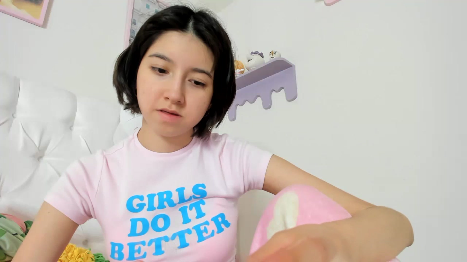 Gallery image thumbnail from Cherrycute666's myfreecams stream on, 10/19/2023, 08:30 image 12 of 20