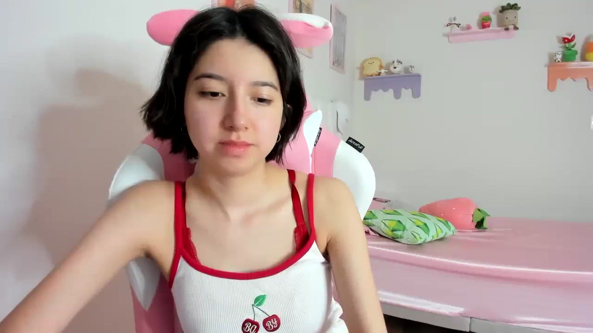 Gallery image thumbnail from Cherrycute666's myfreecams stream on, 10/20/2023, 23:23 image 5 of 20