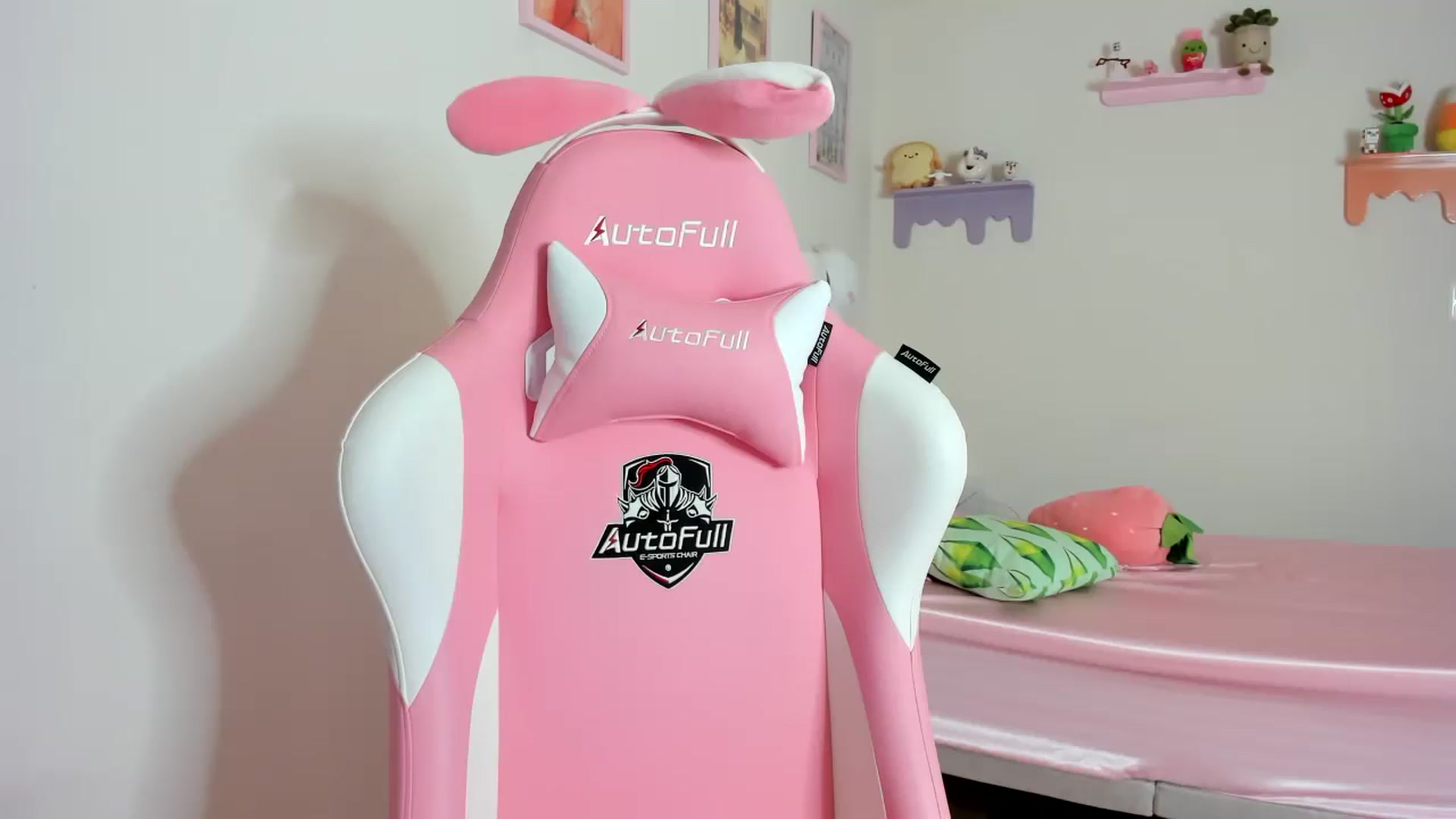 Gallery image thumbnail from Cherrycute666's myfreecams stream on, 10/20/2023, 23:23 image 7 of 20