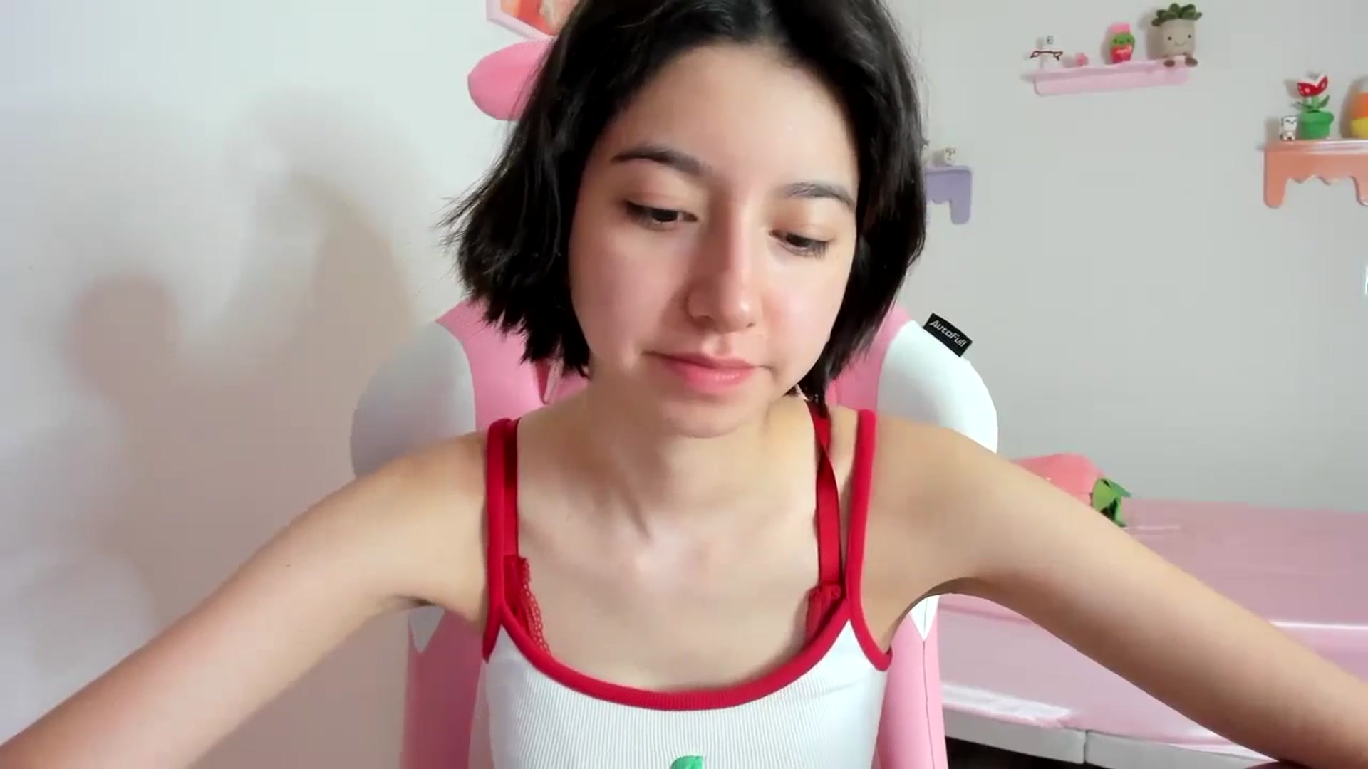 Gallery image thumbnail from Cherrycute666's myfreecams stream on, 10/20/2023, 23:23 image 4 of 20