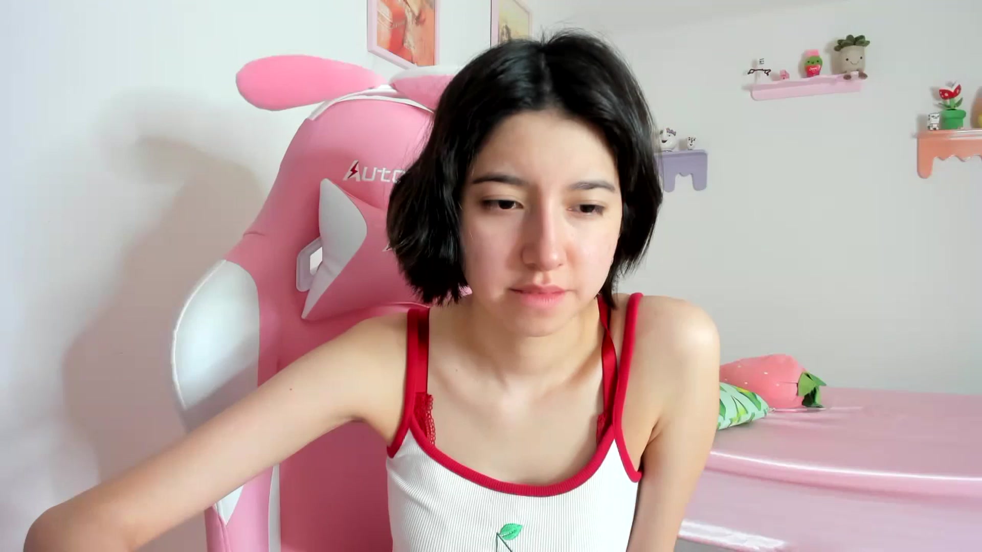 Gallery image thumbnail from Cherrycute666's myfreecams stream on, 10/20/2023, 23:23 image 10 of 20