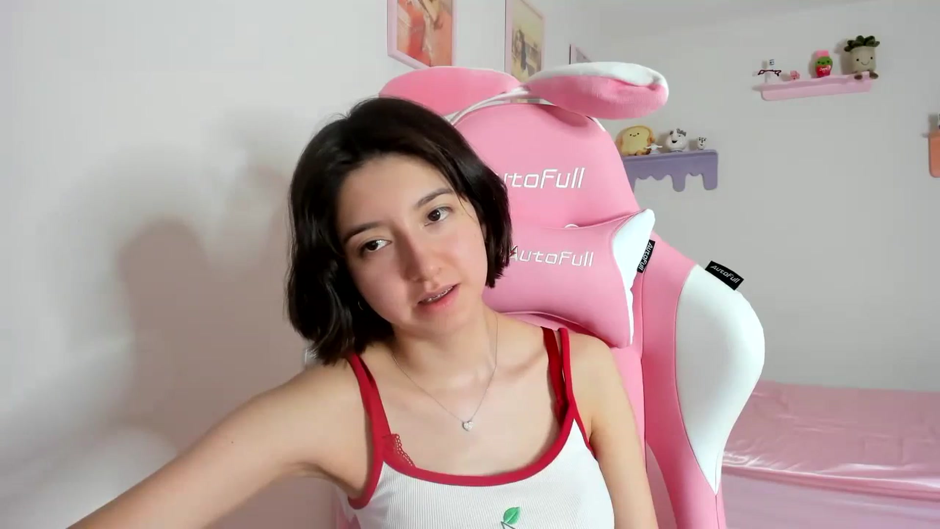 Gallery image thumbnail from Cherrycute666's myfreecams stream on, 10/21/2023, 03:11 image 17 of 20