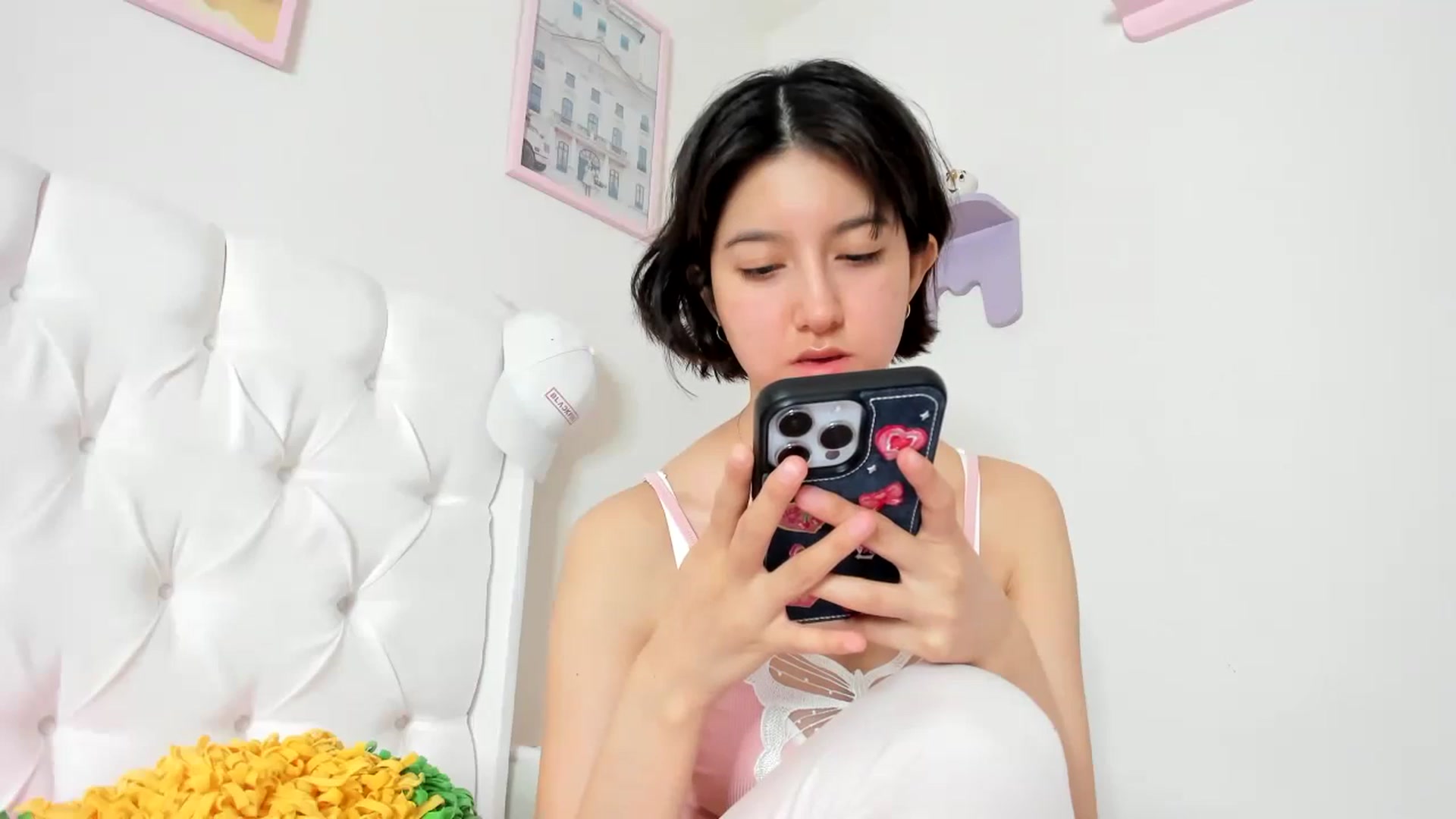 Gallery image thumbnail from Cherrycute666's myfreecams stream on, 10/21/2023, 12:39 image 20 of 20