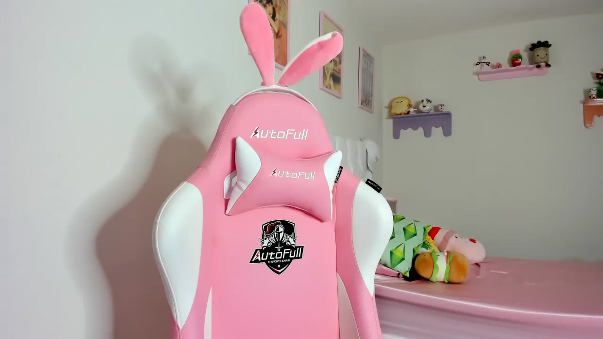 Gallery image thumbnail from Cherrycute666's myfreecams stream on, 10/22/2023, 24:03 image 13 of 20
