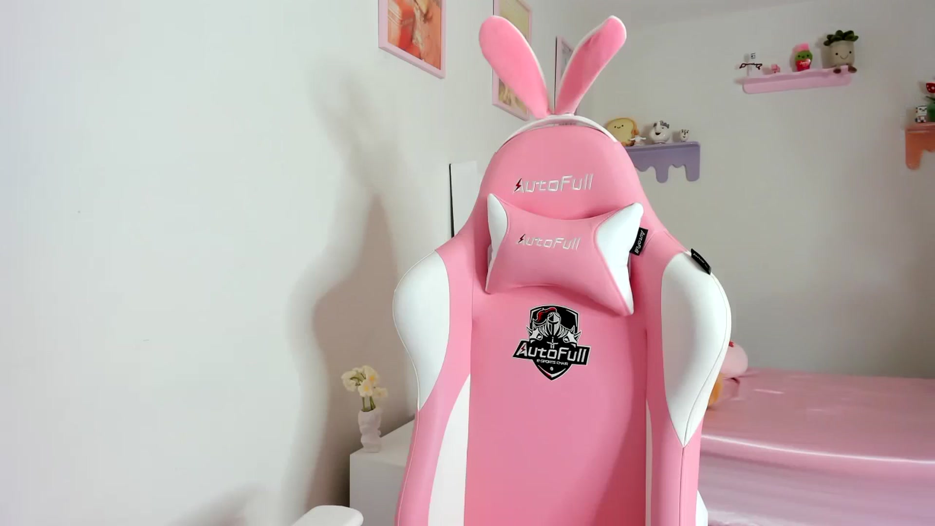 Gallery image thumbnail from Cherrycute666's myfreecams stream on, 10/22/2023, 24:03 image 11 of 20