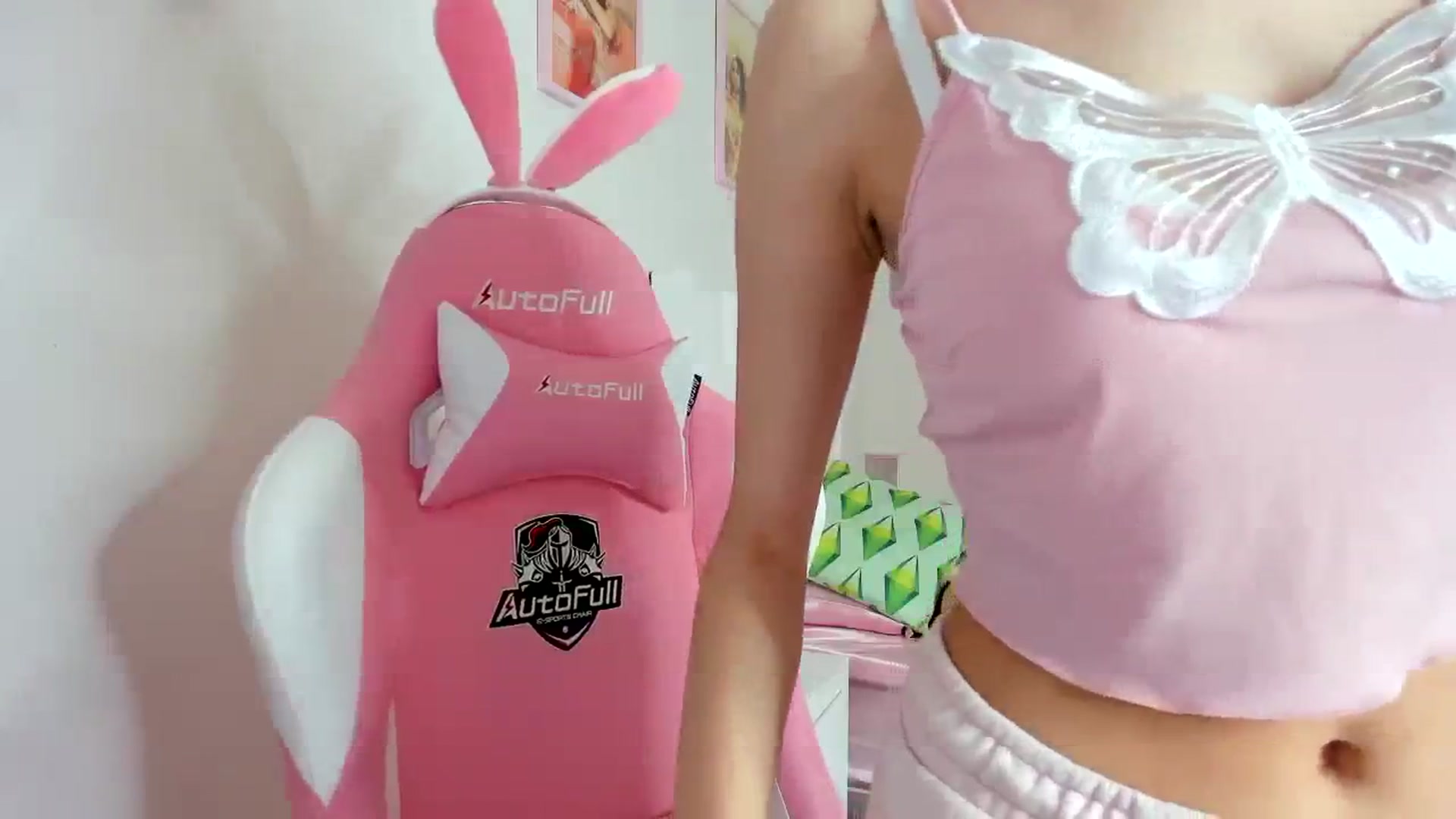 Gallery image thumbnail from Cherrycute666's myfreecams stream on, 10/22/2023, 24:03 image 5 of 20
