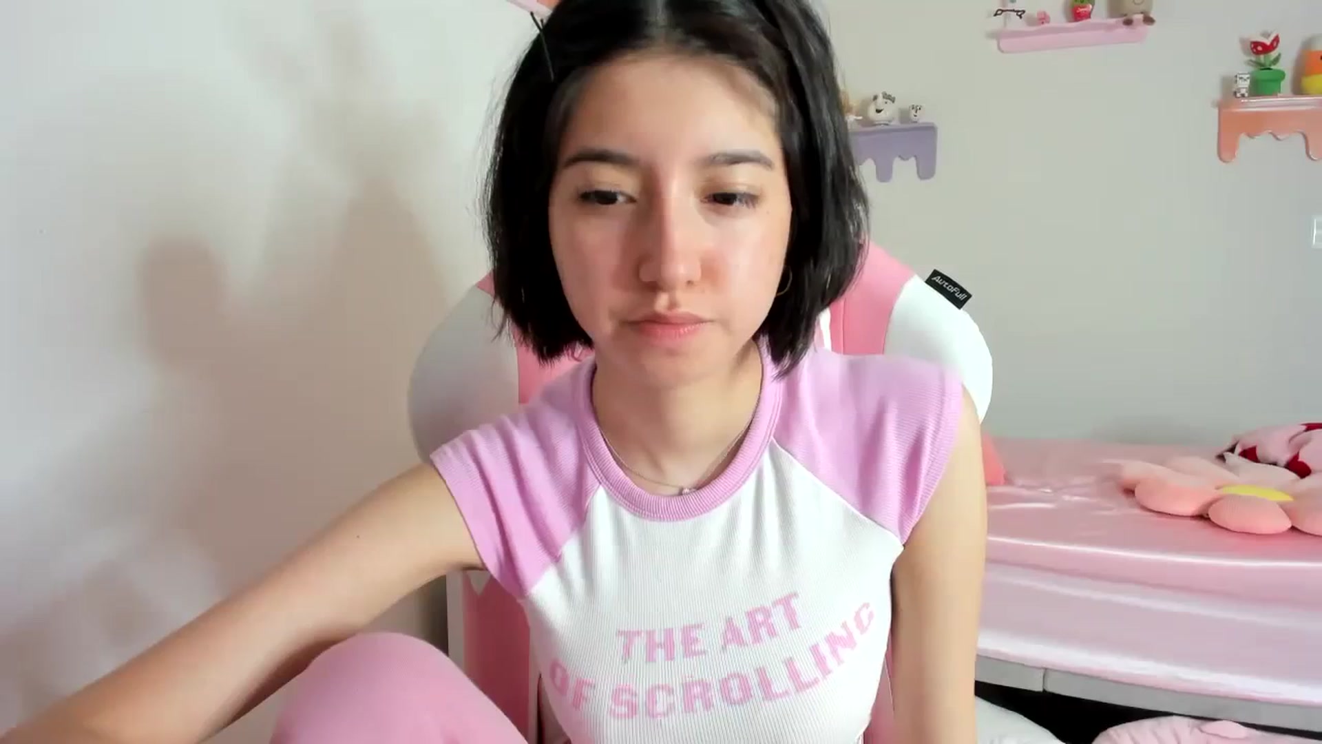 Gallery image thumbnail from Cherrycute666's myfreecams stream on, 10/23/2023, 15:38 image 18 of 20