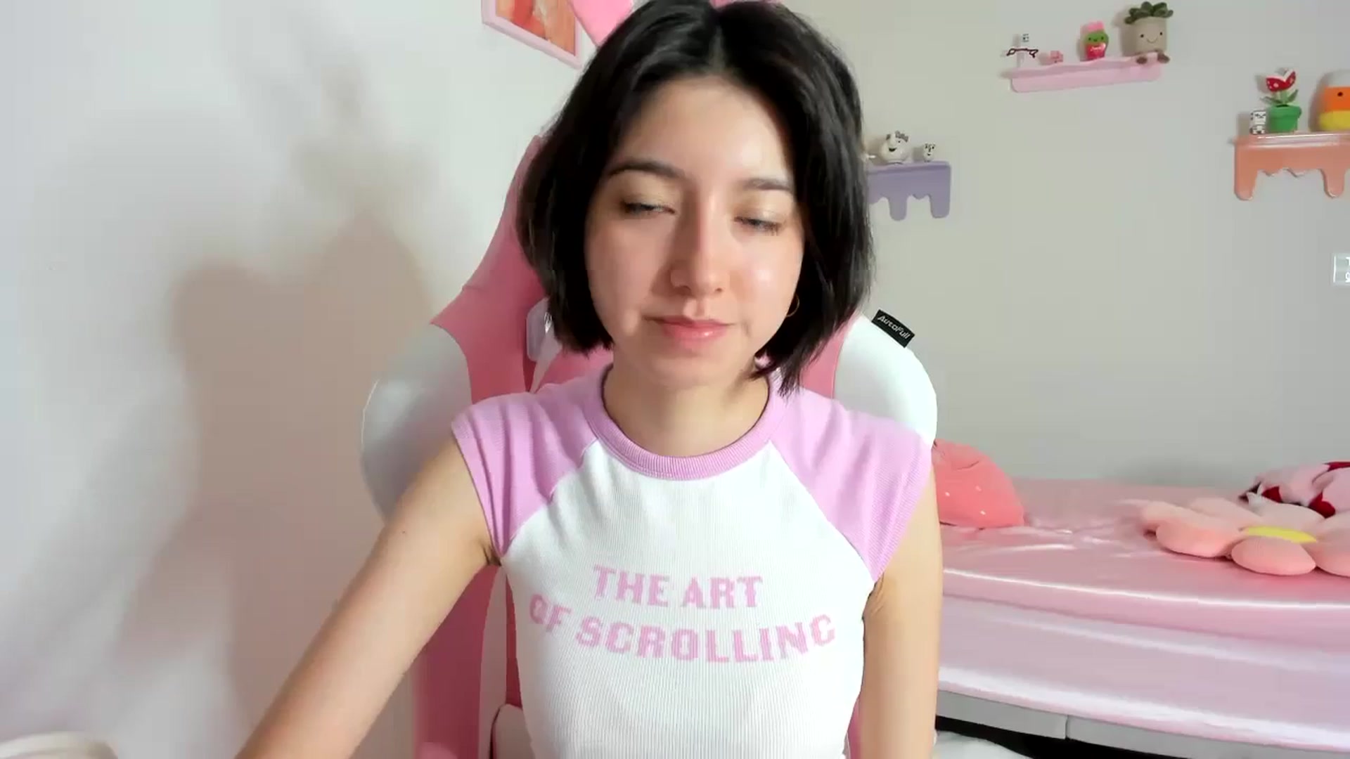 Gallery image thumbnail from Cherrycute666's myfreecams stream on, 10/23/2023, 15:38 image 10 of 20
