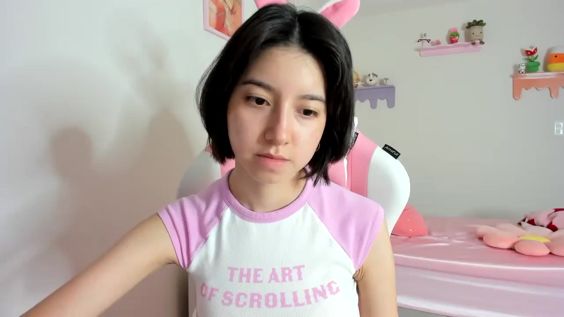Gallery image thumbnail from Cherrycute666's myfreecams stream on, 10/23/2023, 15:38 image 5 of 20