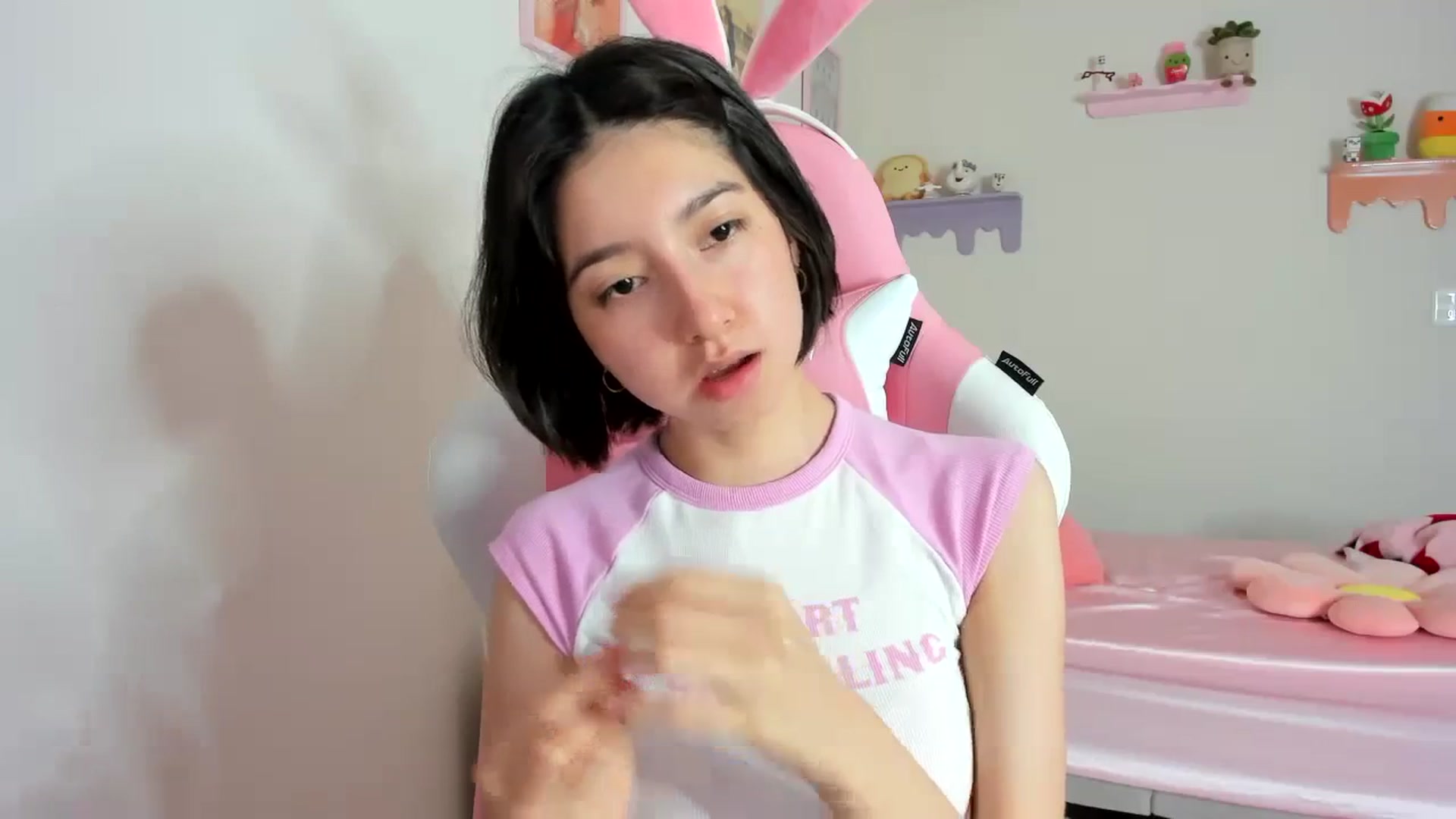 Gallery image thumbnail from Cherrycute666's myfreecams stream on, 10/23/2023, 15:38 image 12 of 20