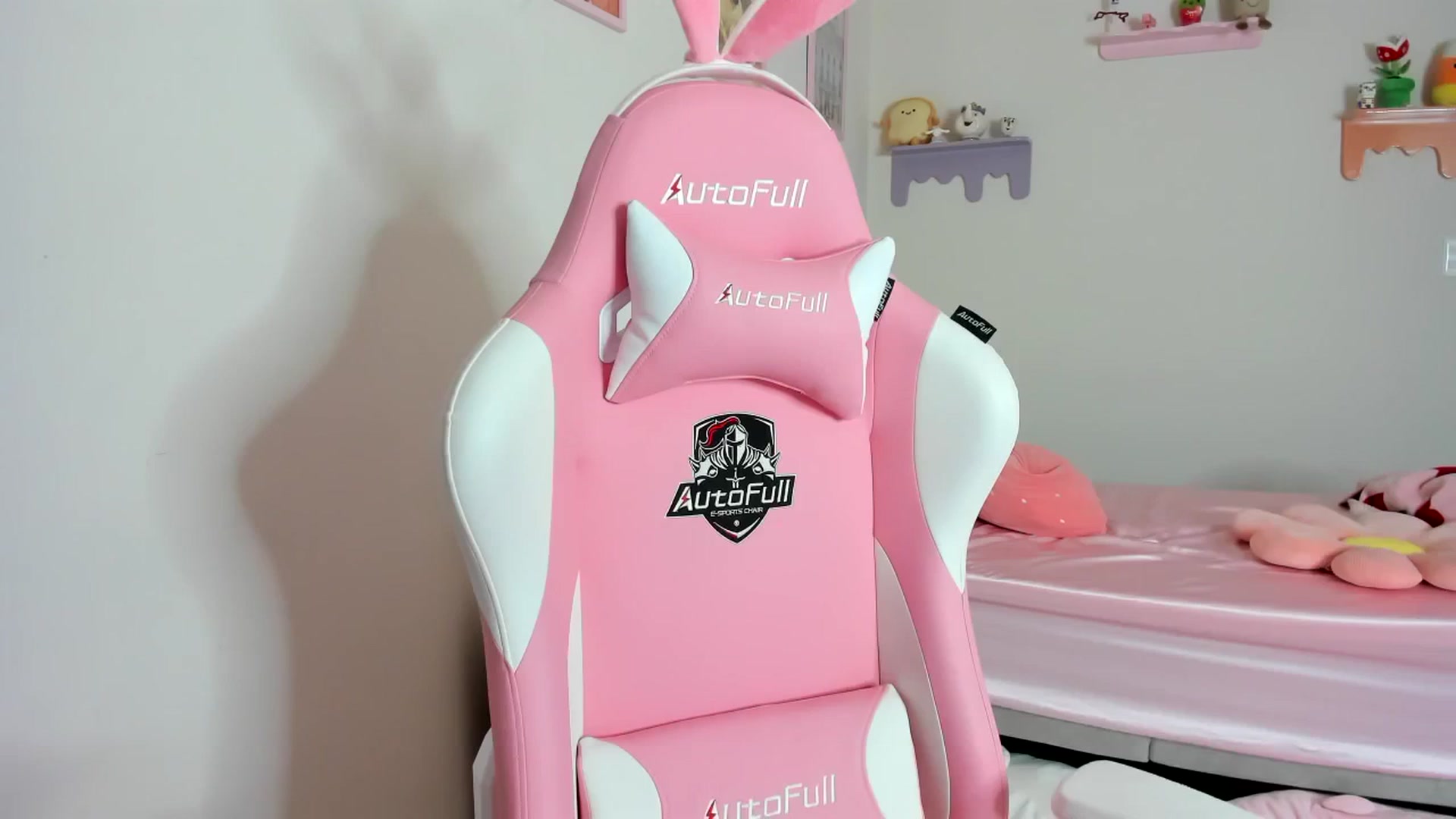 Gallery image thumbnail from Cherrycute666's myfreecams stream on, 10/23/2023, 15:38 image 17 of 20