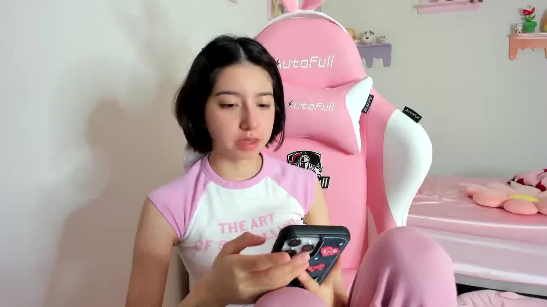 Gallery image thumbnail from Cherrycute666's myfreecams stream on, 10/23/2023, 15:38 image 15 of 20