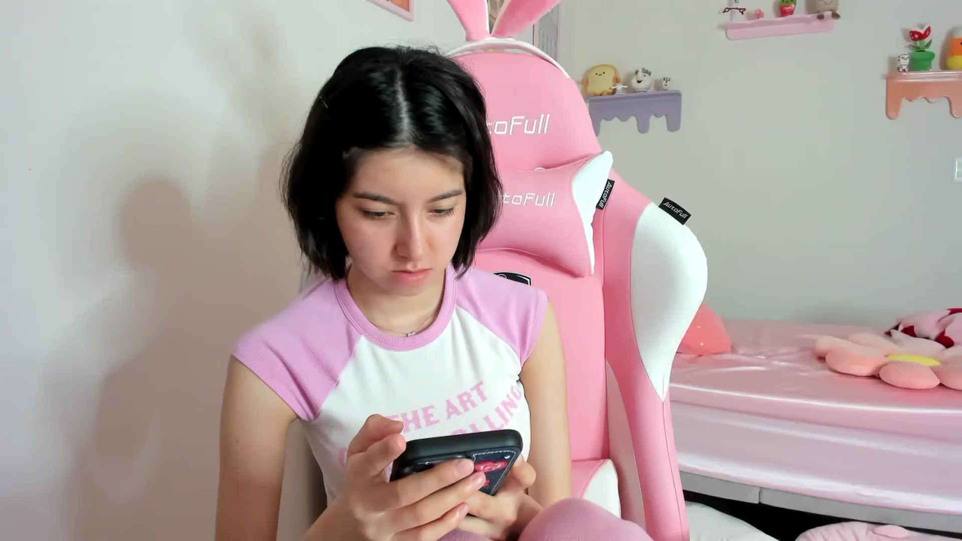 Gallery image thumbnail from Cherrycute666's myfreecams stream on, 10/23/2023, 15:38 image 19 of 20