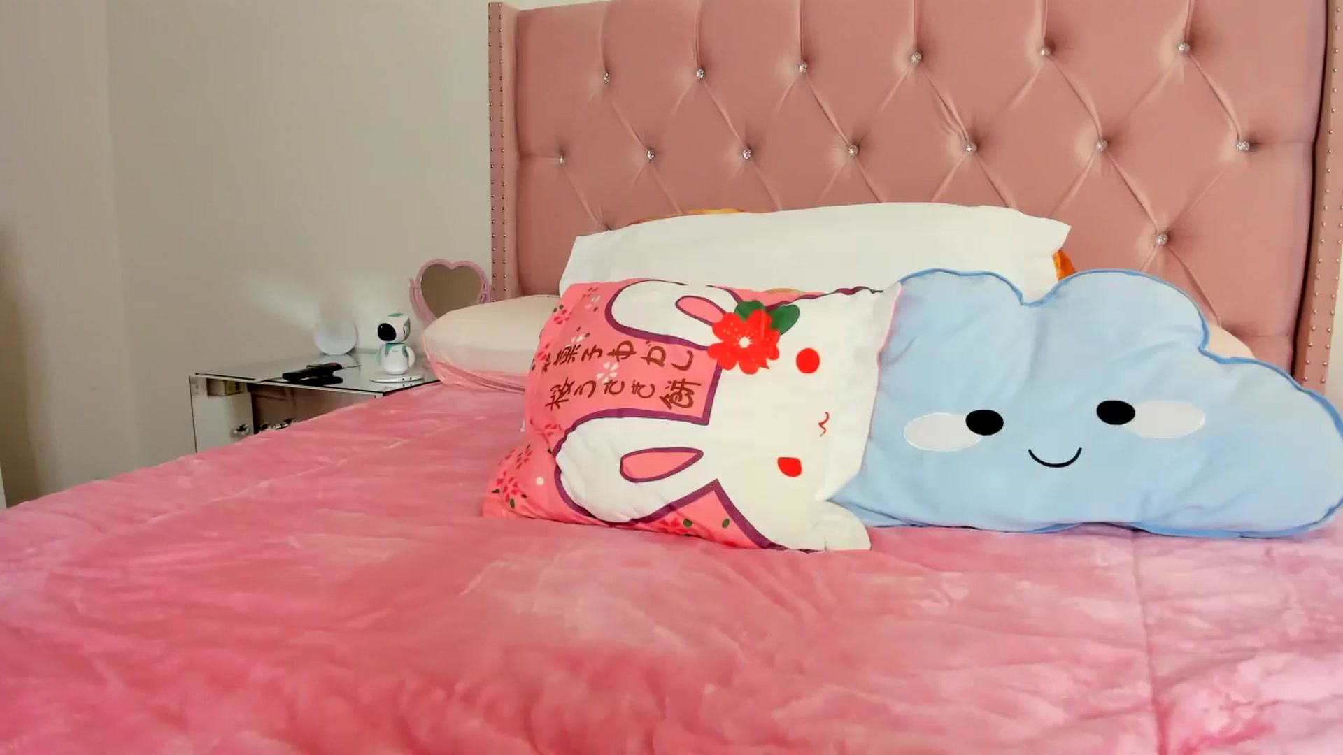 Gallery image thumbnail from Cherrycute666's myfreecams stream on, 10/23/2023, 23:19 image 3 of 20