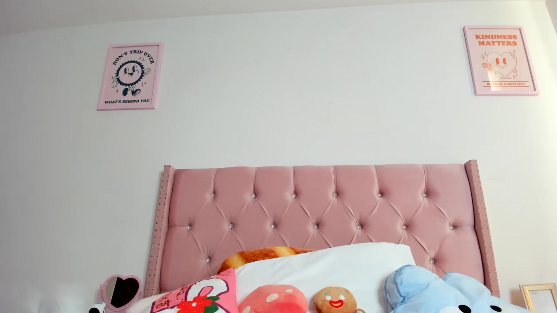 Gallery image thumbnail from Cherrycute666's myfreecams stream on, 10/23/2023, 23:19 image 18 of 20