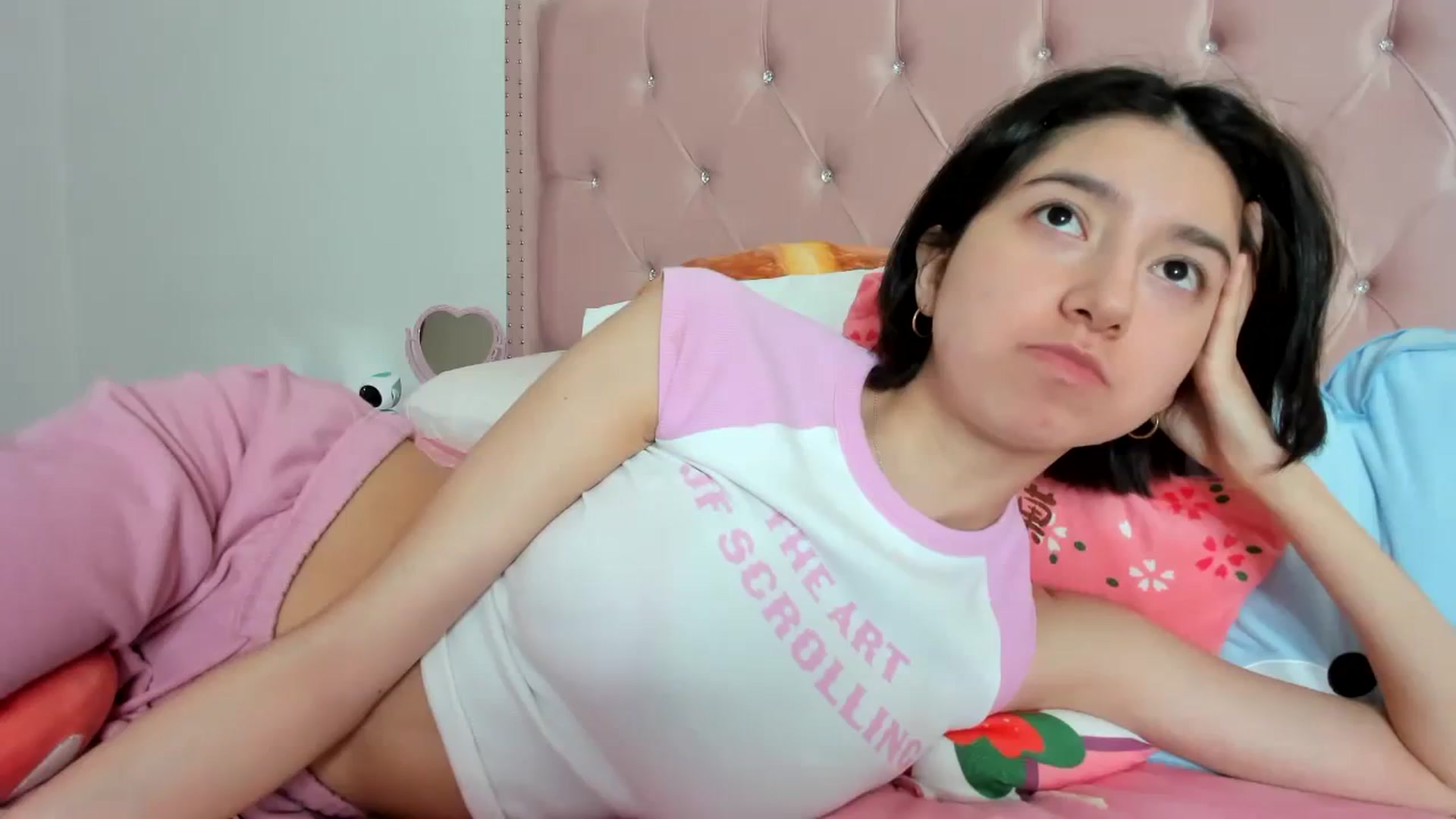 Gallery image thumbnail from Cherrycute666's myfreecams stream on, 10/24/2023, 24:01 image 1 of 20