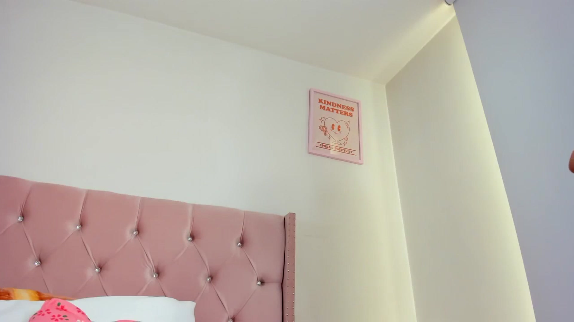 Gallery image thumbnail from Cherrycute666's myfreecams stream on, 10/24/2023, 24:01 image 4 of 20