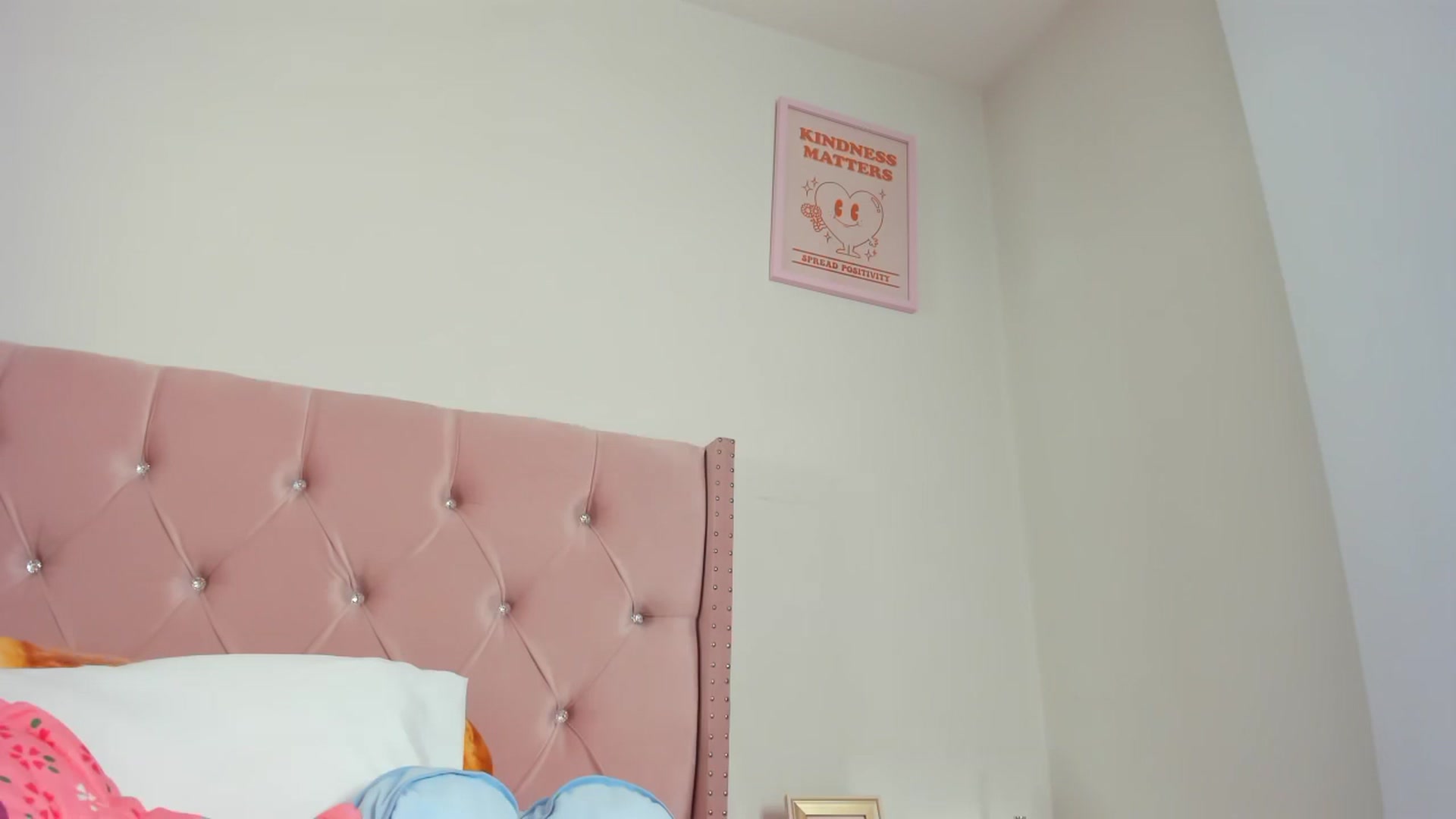 Gallery image thumbnail from Cherrycute666's myfreecams stream on, 10/24/2023, 01:26 image 3 of 20