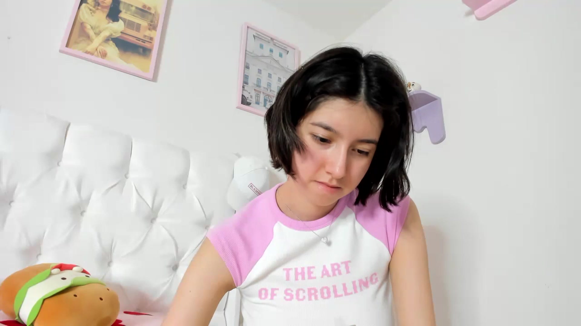 Gallery image thumbnail from Cherrycute666's myfreecams stream on, 10/24/2023, 09:01 image 10 of 20