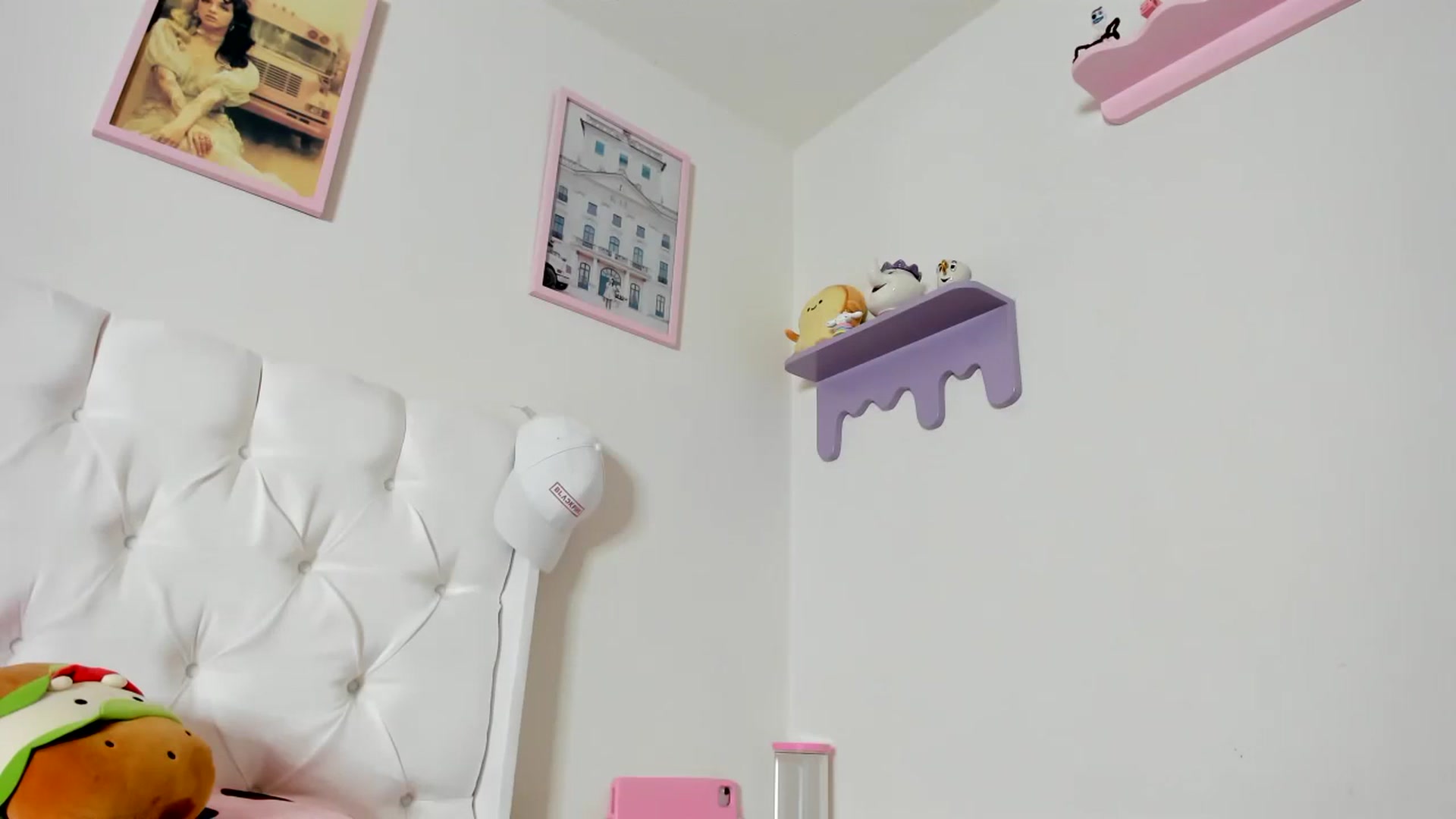 Gallery image thumbnail from Cherrycute666's myfreecams stream on, 10/24/2023, 09:01 image 8 of 20