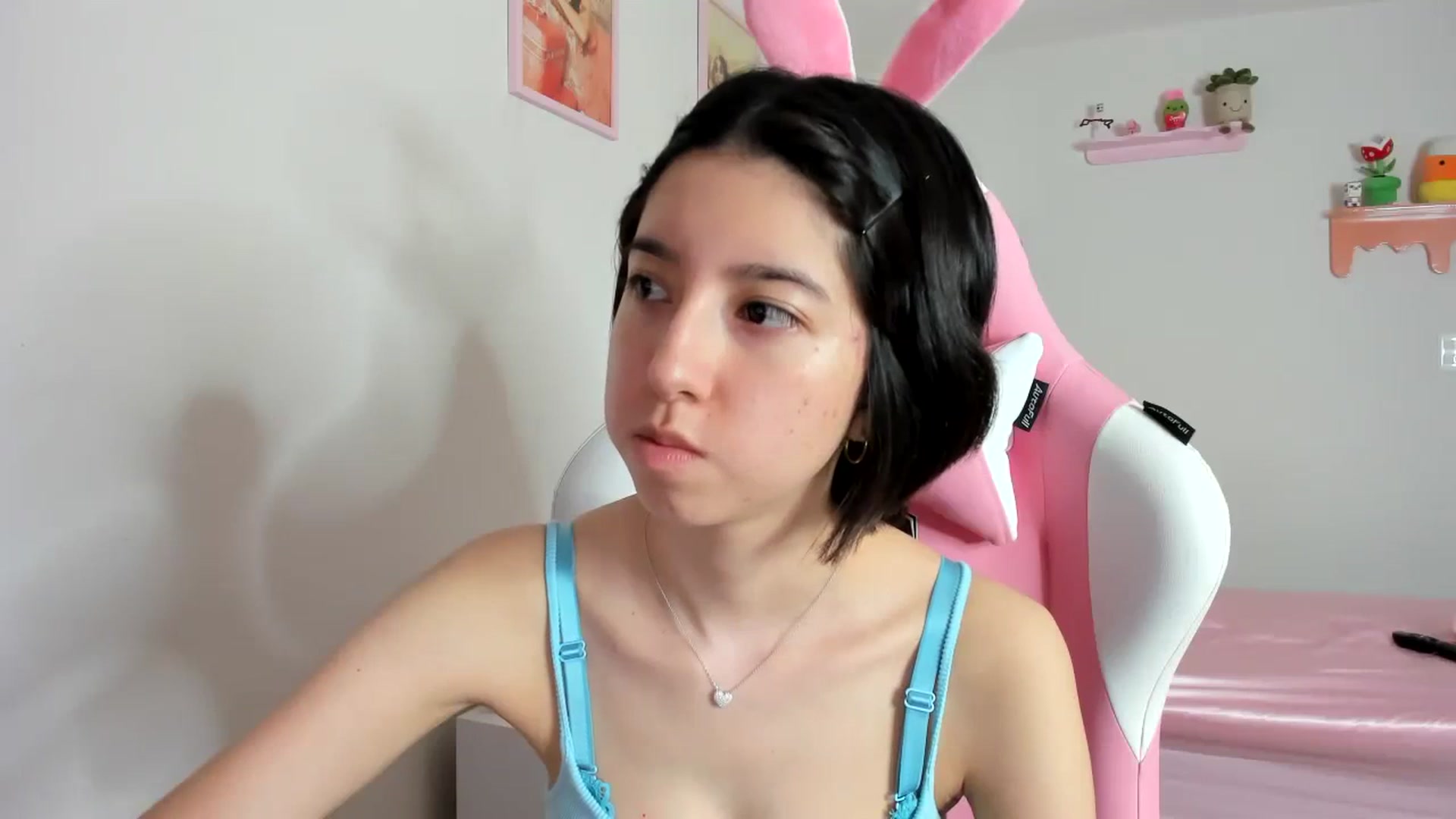 Gallery image thumbnail from Cherrycute666's myfreecams stream on, 10/24/2023, 21:19 image 12 of 20