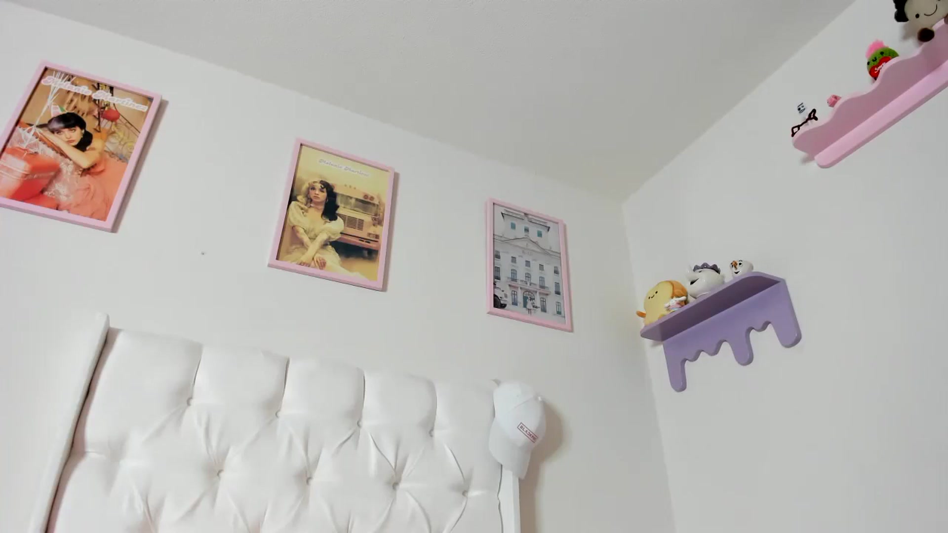 Gallery image thumbnail from Cherrycute666's myfreecams stream on, 10/25/2023, 01:52 image 17 of 20