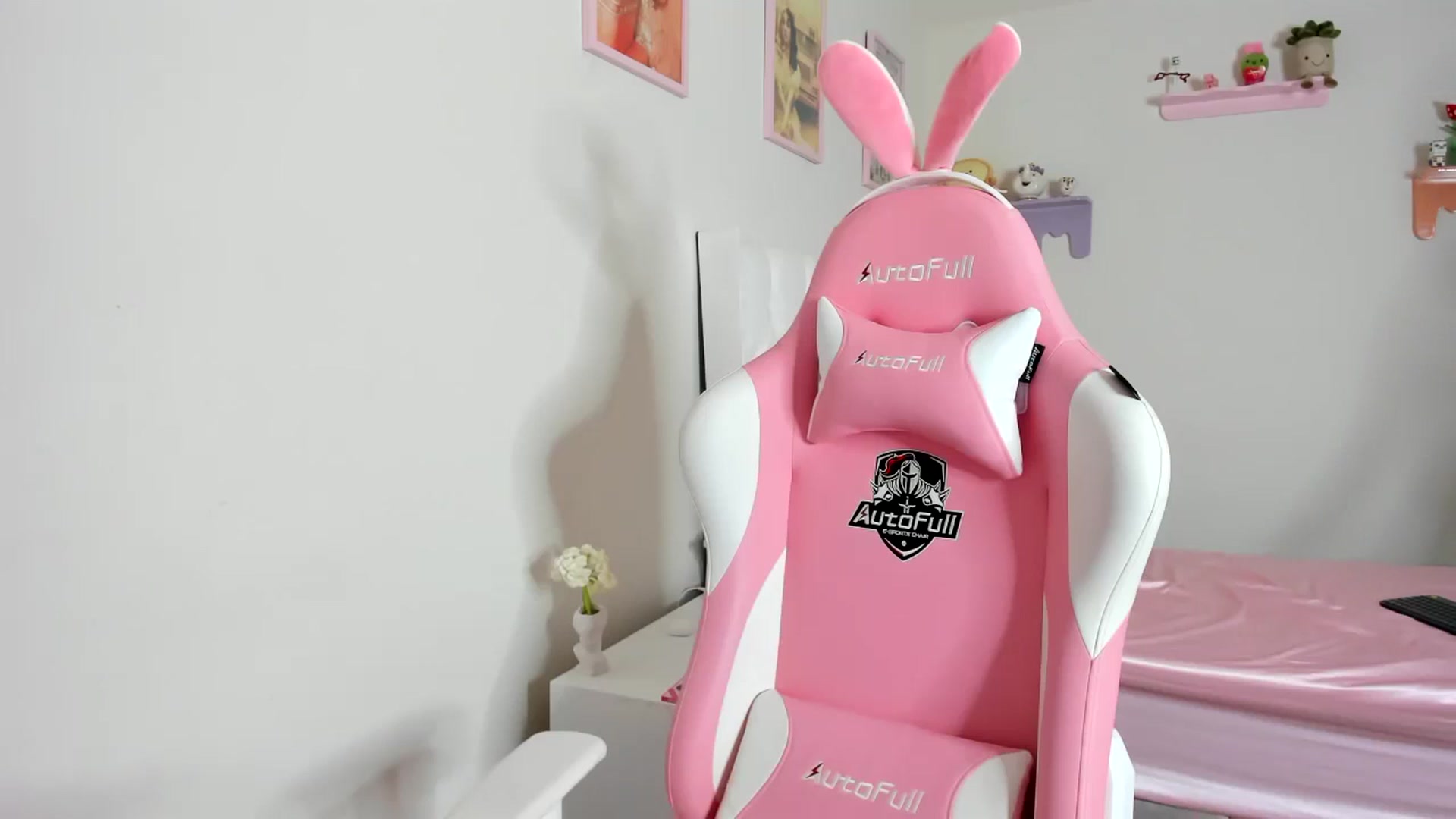 Gallery image thumbnail from Cherrycute666's myfreecams stream on, 10/25/2023, 03:28 image 20 of 20
