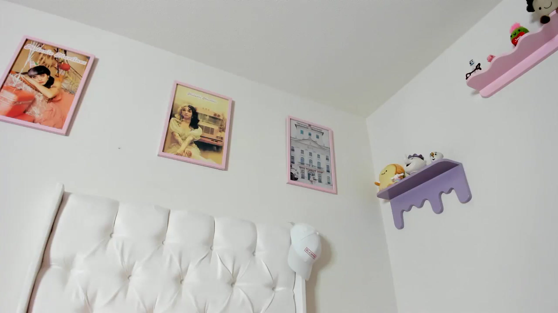 Gallery image thumbnail from Cherrycute666's myfreecams stream on, 10/25/2023, 03:28 image 11 of 20