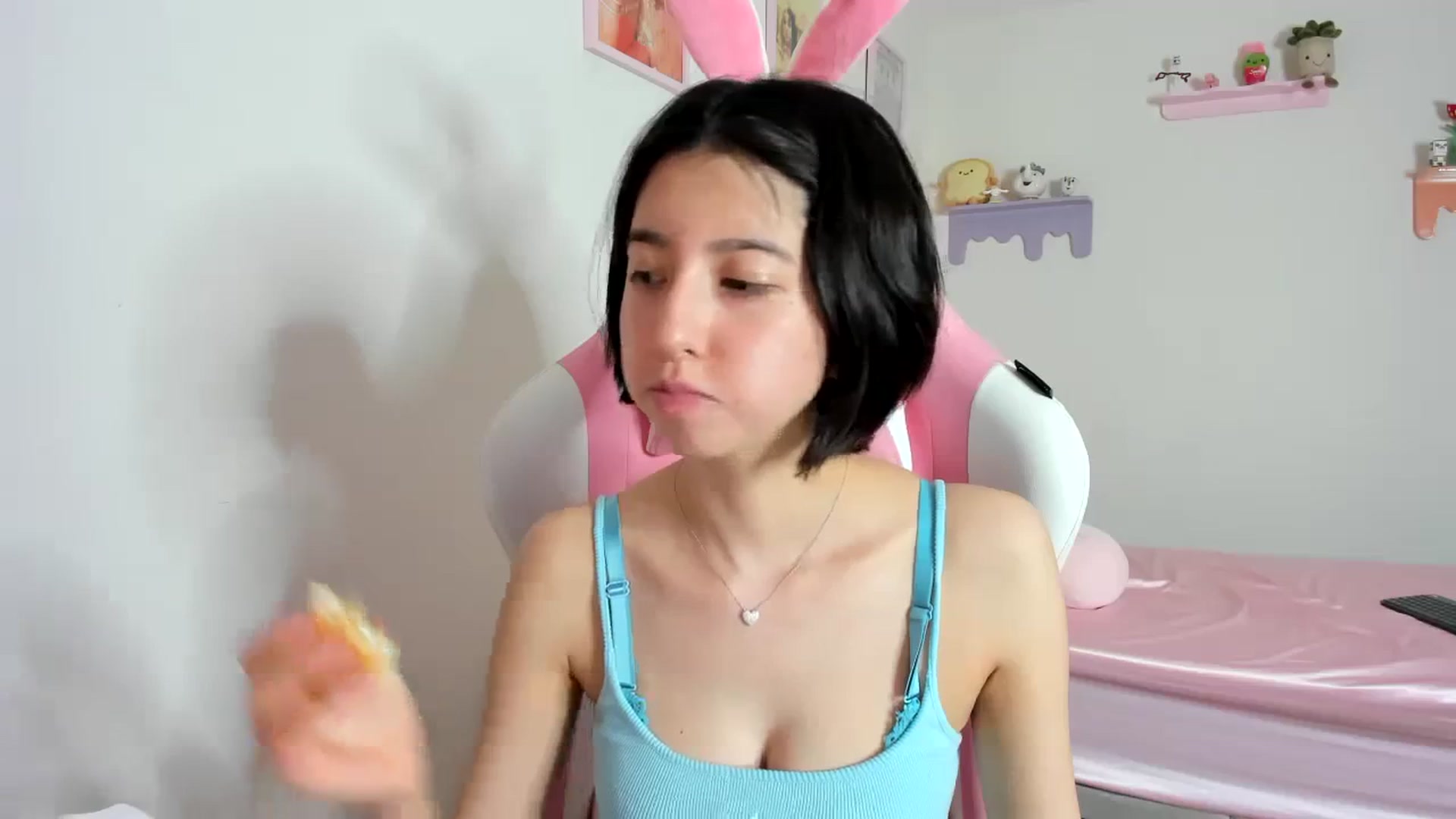 Gallery image thumbnail from Cherrycute666's myfreecams stream on, 10/25/2023, 05:26 image 7 of 20
