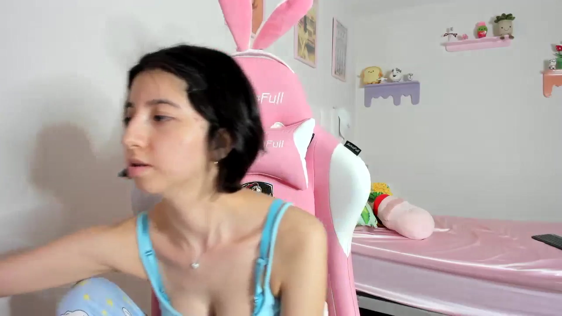 Gallery image thumbnail from Cherrycute666's myfreecams stream on, 10/25/2023, 05:26 image 3 of 20