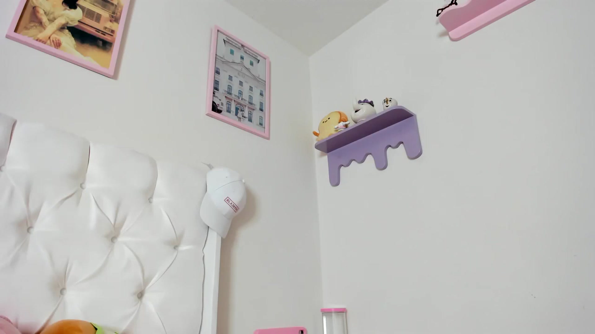 Gallery image thumbnail from Cherrycute666's myfreecams stream on, 10/25/2023, 21:56 image 4 of 20