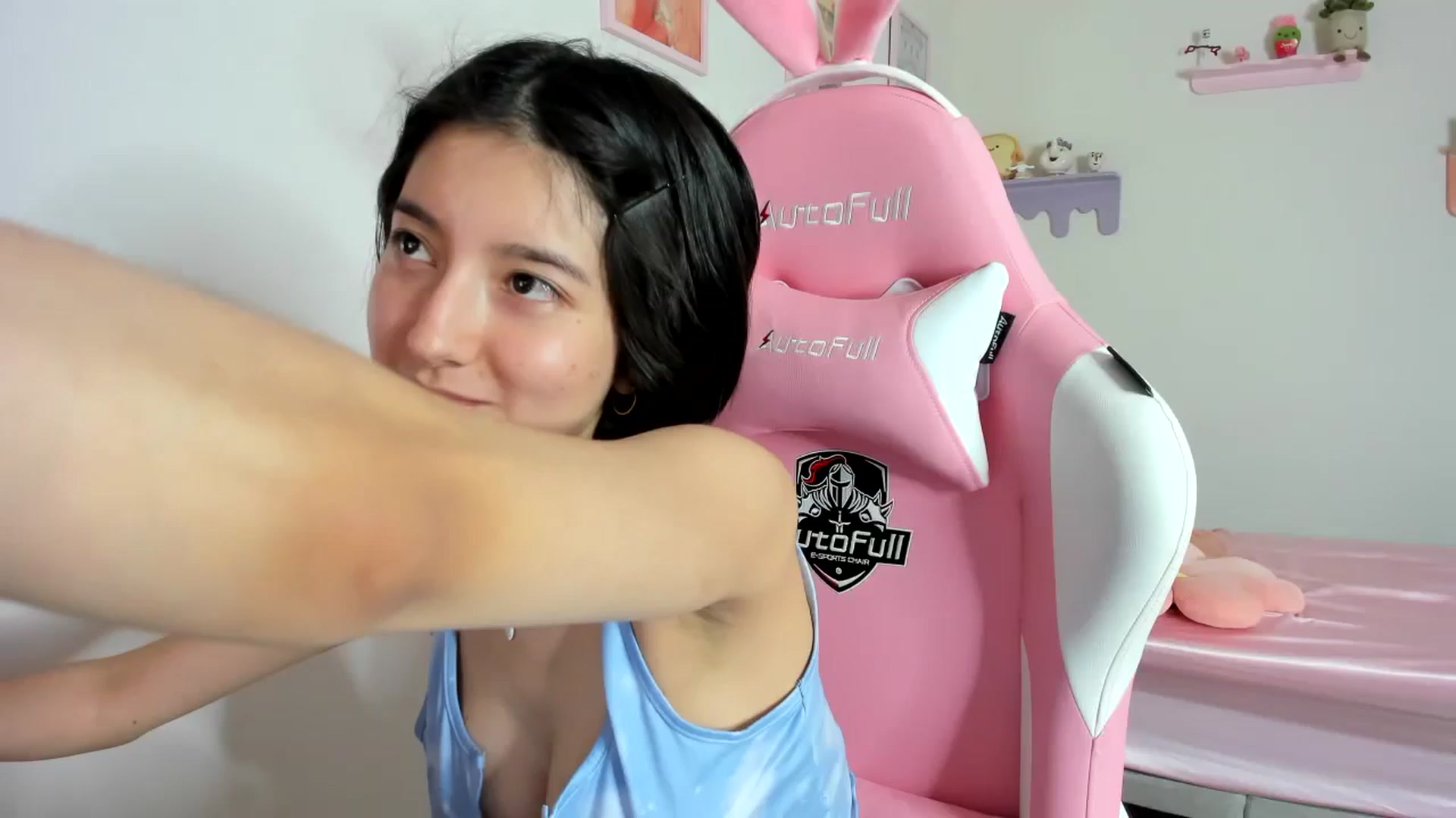 Gallery image thumbnail from Cherrycute666's myfreecams stream on, 10/26/2023, 02:22 image 1 of 20