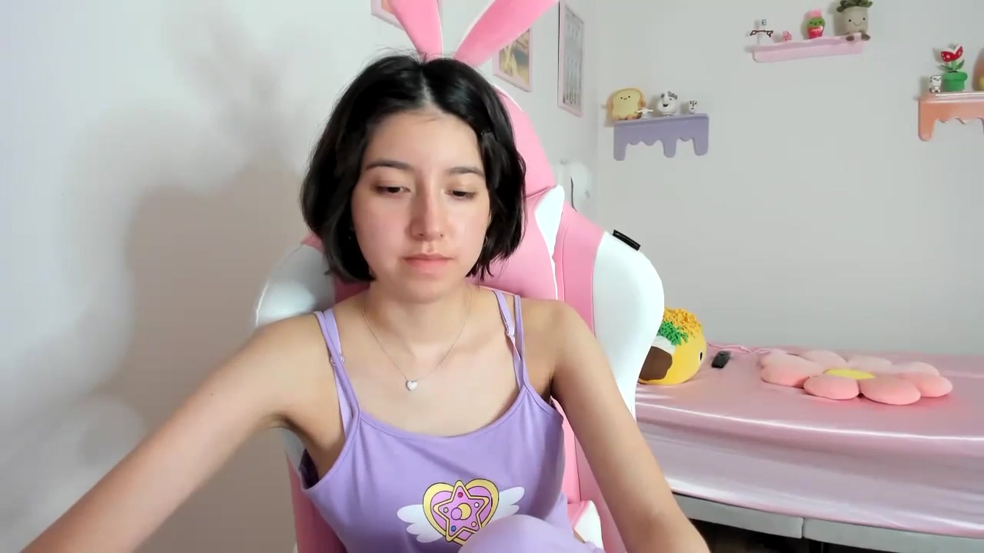 Gallery image thumbnail from Cherrycute666's myfreecams stream on, 10/26/2023, 17:00 image 18 of 20