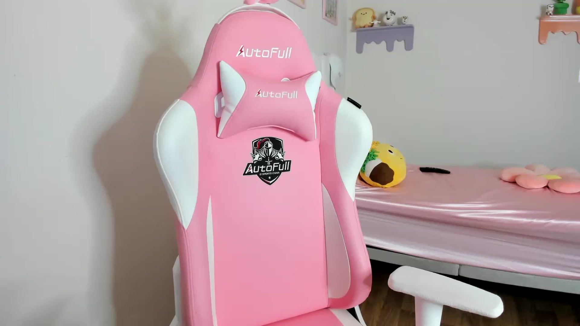 Gallery image thumbnail from Cherrycute666's myfreecams stream on, 10/26/2023, 22:55 image 10 of 20