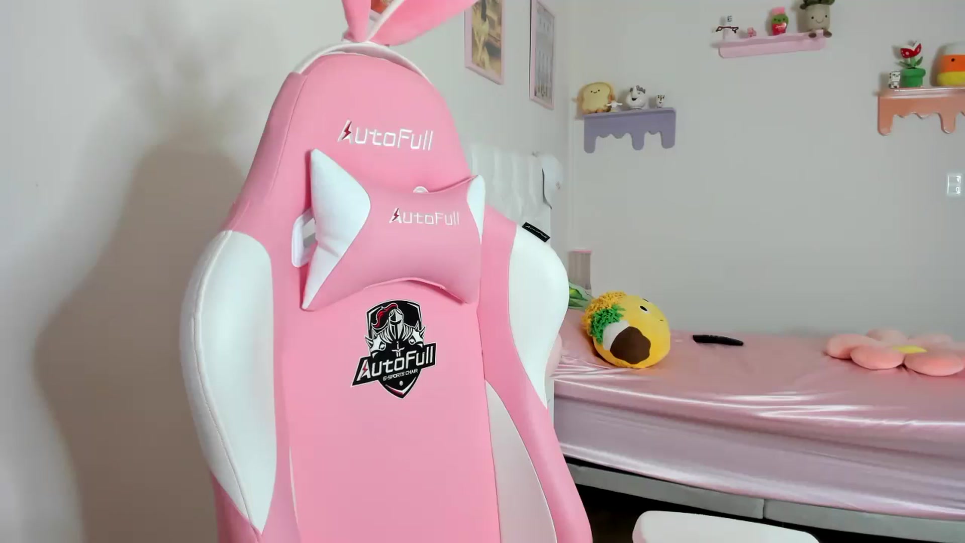 Gallery image thumbnail from Cherrycute666's myfreecams stream on, 10/26/2023, 22:55 image 11 of 20