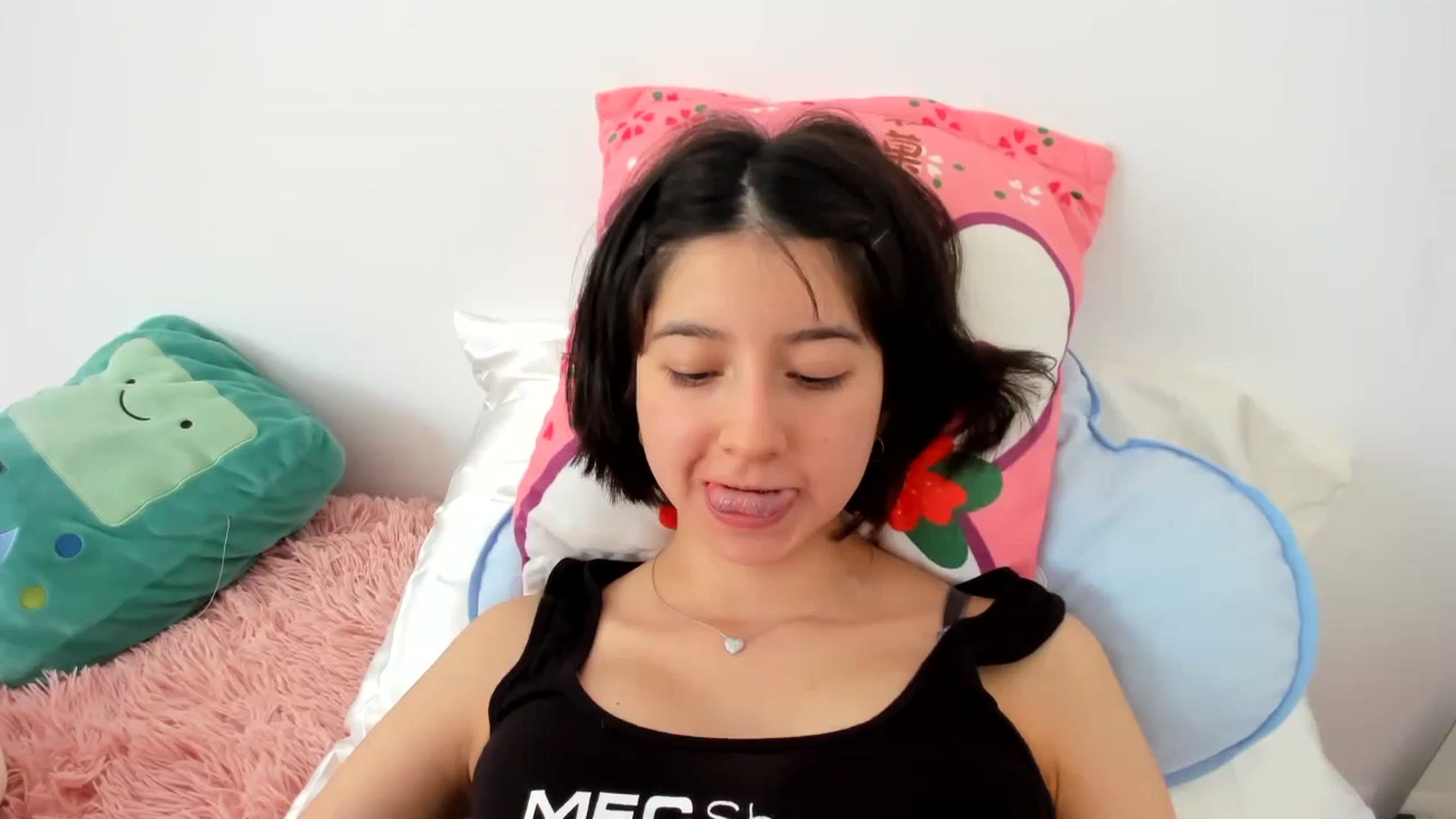 Gallery image thumbnail from Cherrycute666's myfreecams stream on, 11/01/2023, 19:22 image 7 of 20