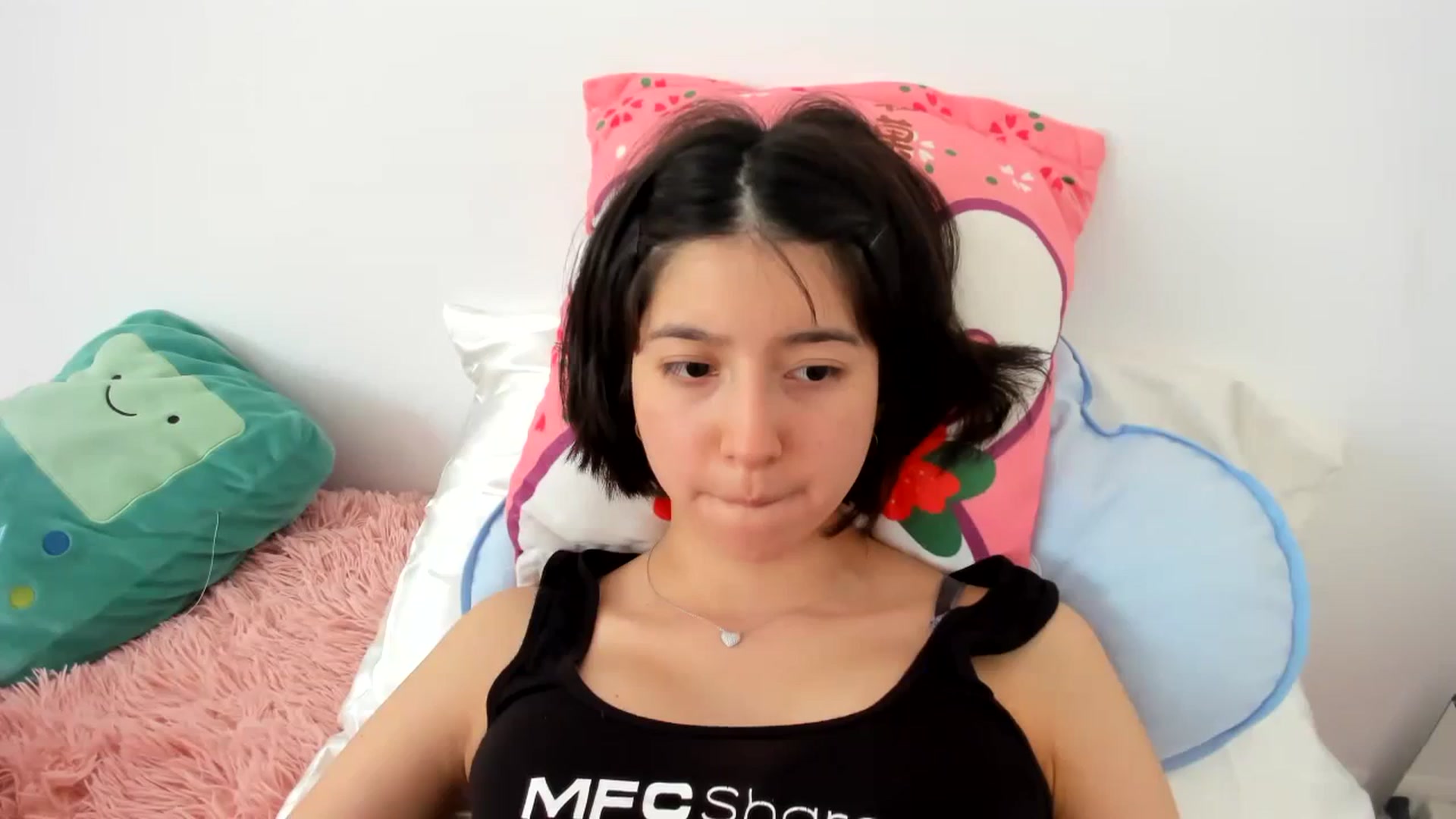 Gallery image thumbnail from Cherrycute666's myfreecams stream on, 11/01/2023, 19:22 image 8 of 20