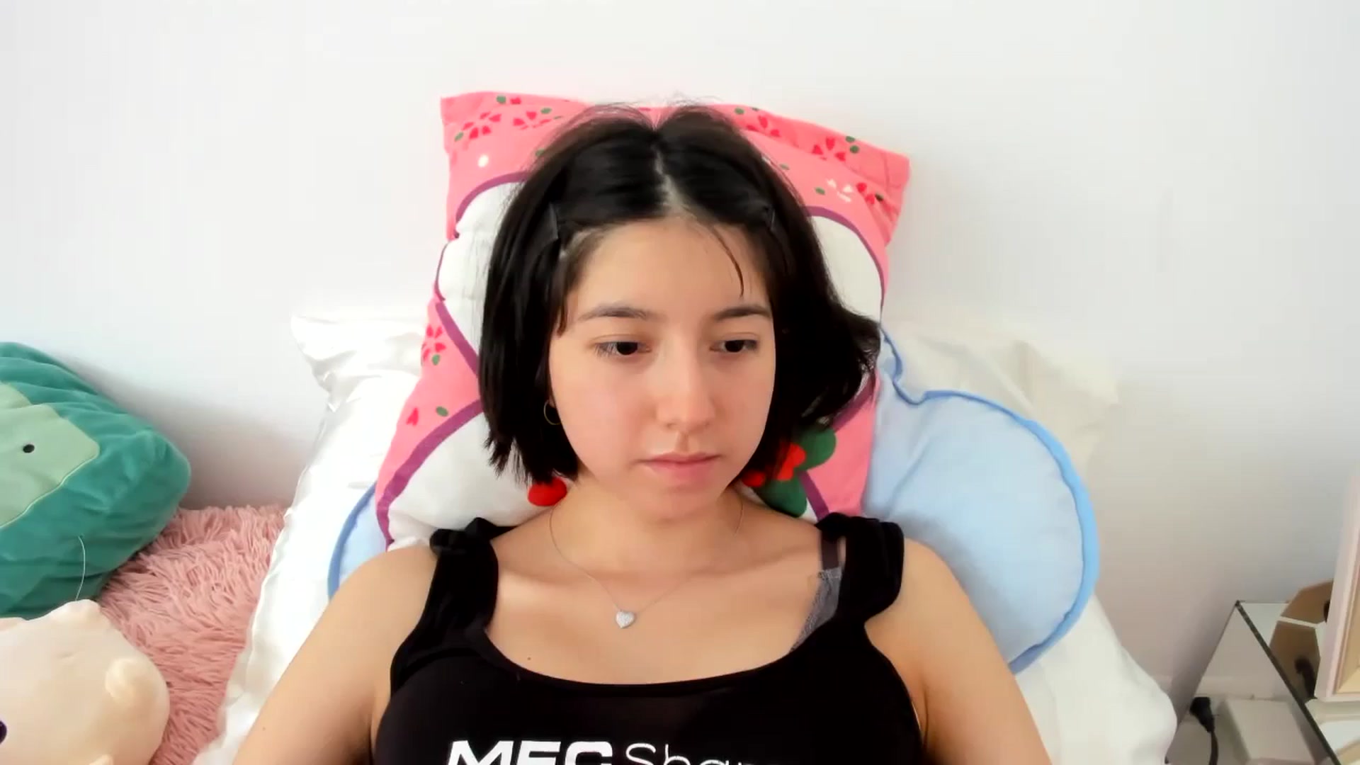 Gallery image thumbnail from Cherrycute666's myfreecams stream on, 11/01/2023, 19:22 image 1 of 20