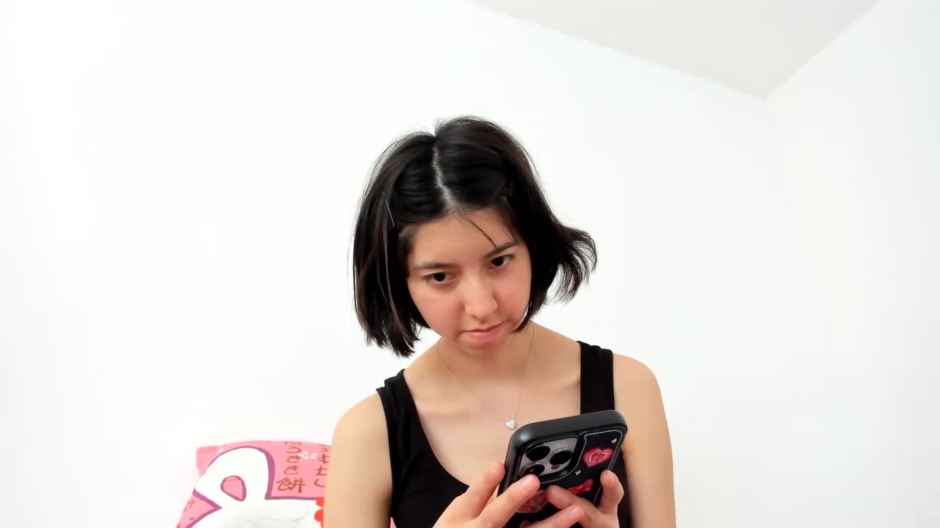 Gallery image thumbnail from Cherrycute666's myfreecams stream on, 11/01/2023, 19:22 image 12 of 20