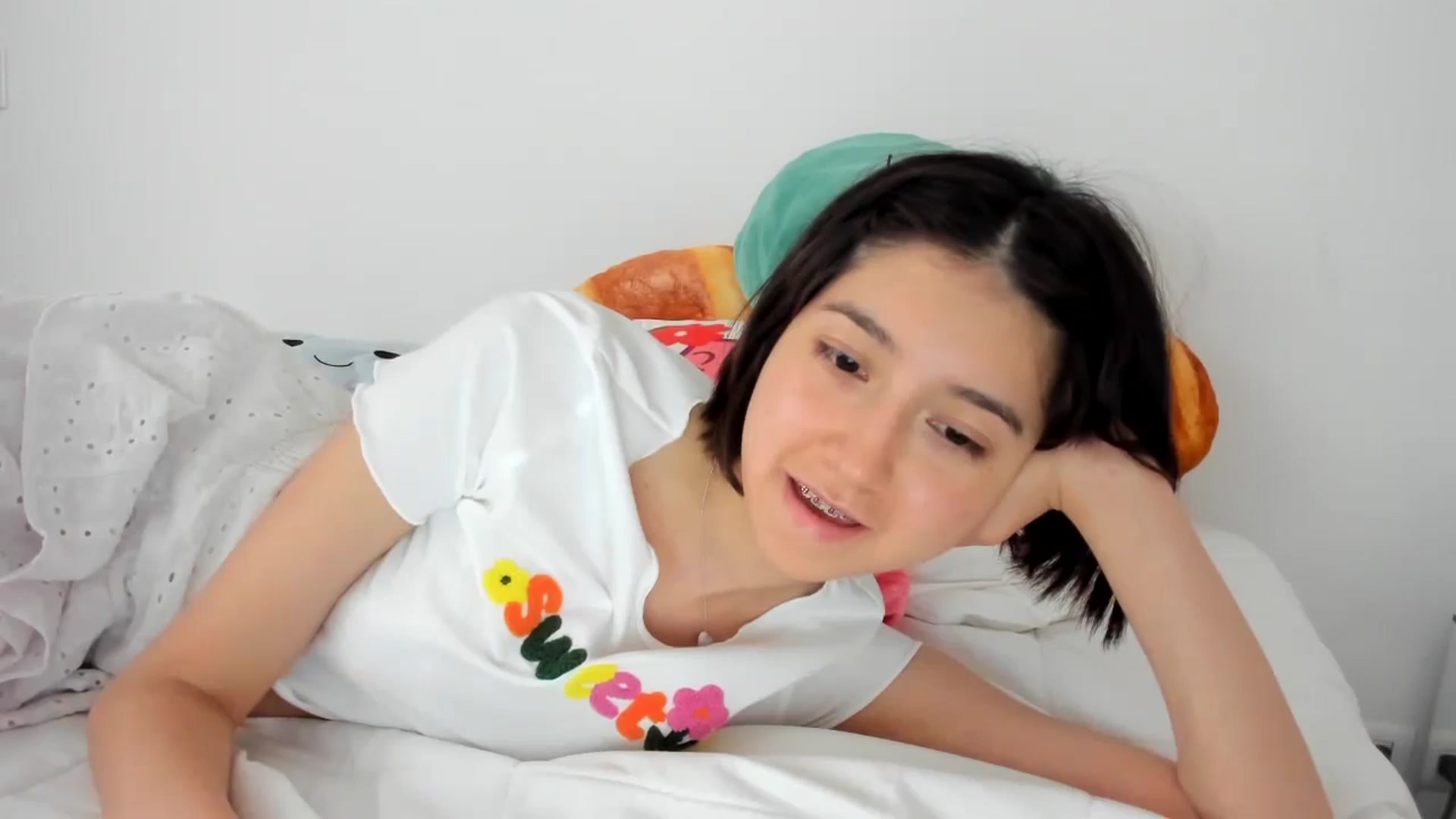 Gallery image thumbnail from Cherrycute666's myfreecams stream on, 11/04/2023, 24:01 image 7 of 20