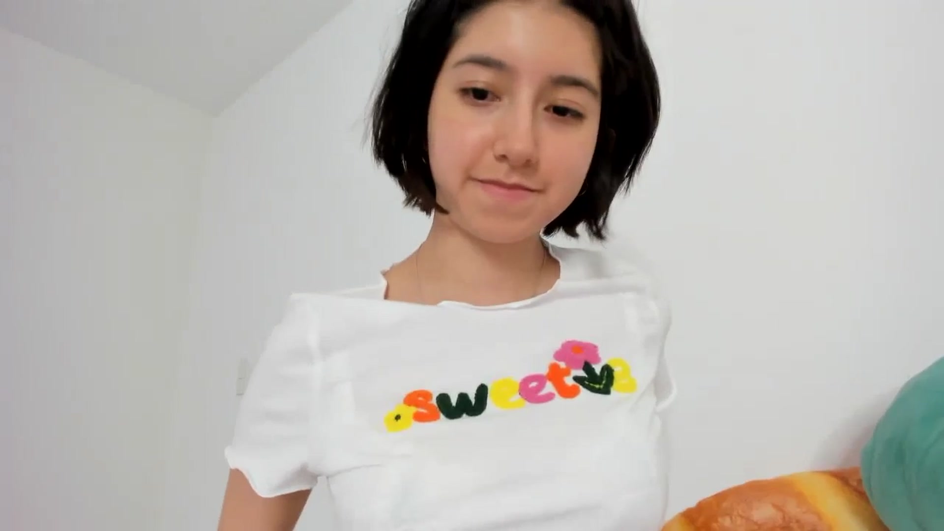 Gallery image thumbnail from Cherrycute666's myfreecams stream on, 11/04/2023, 24:01 image 13 of 20