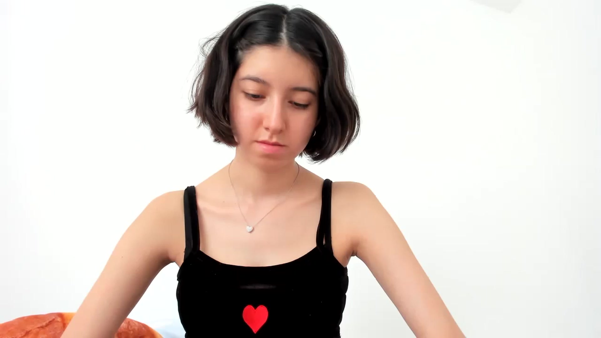 Gallery image thumbnail from Cherrycute666's myfreecams stream on, 11/08/2023, 24:02 image 5 of 20