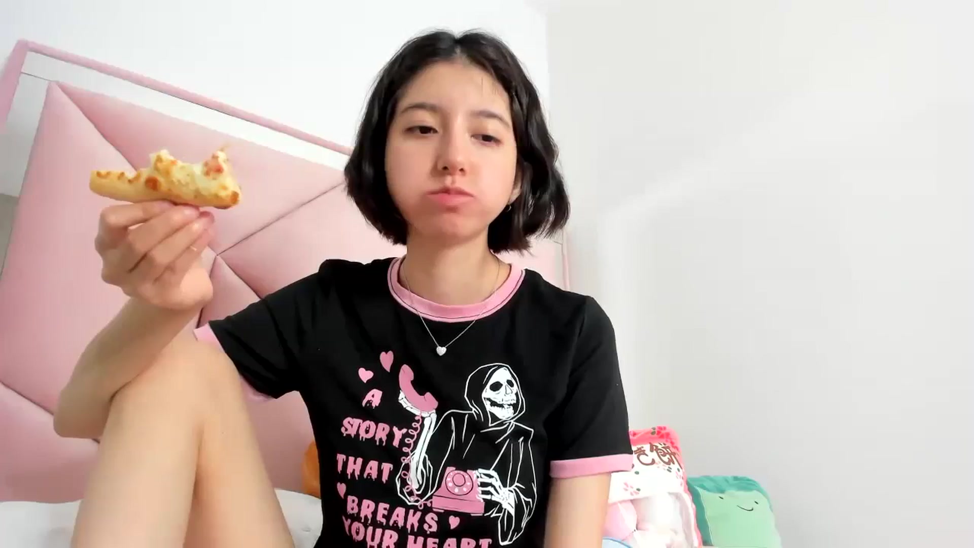 Gallery image thumbnail from Cherrycute666's myfreecams stream on, 11/10/2023, 24:02 image 7 of 20