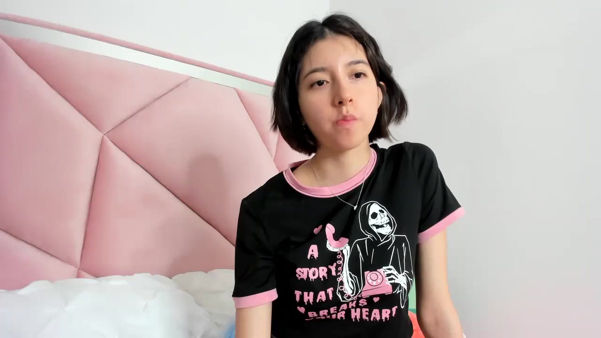 Gallery image thumbnail from Cherrycute666's myfreecams stream on, 11/10/2023, 24:02 image 16 of 20